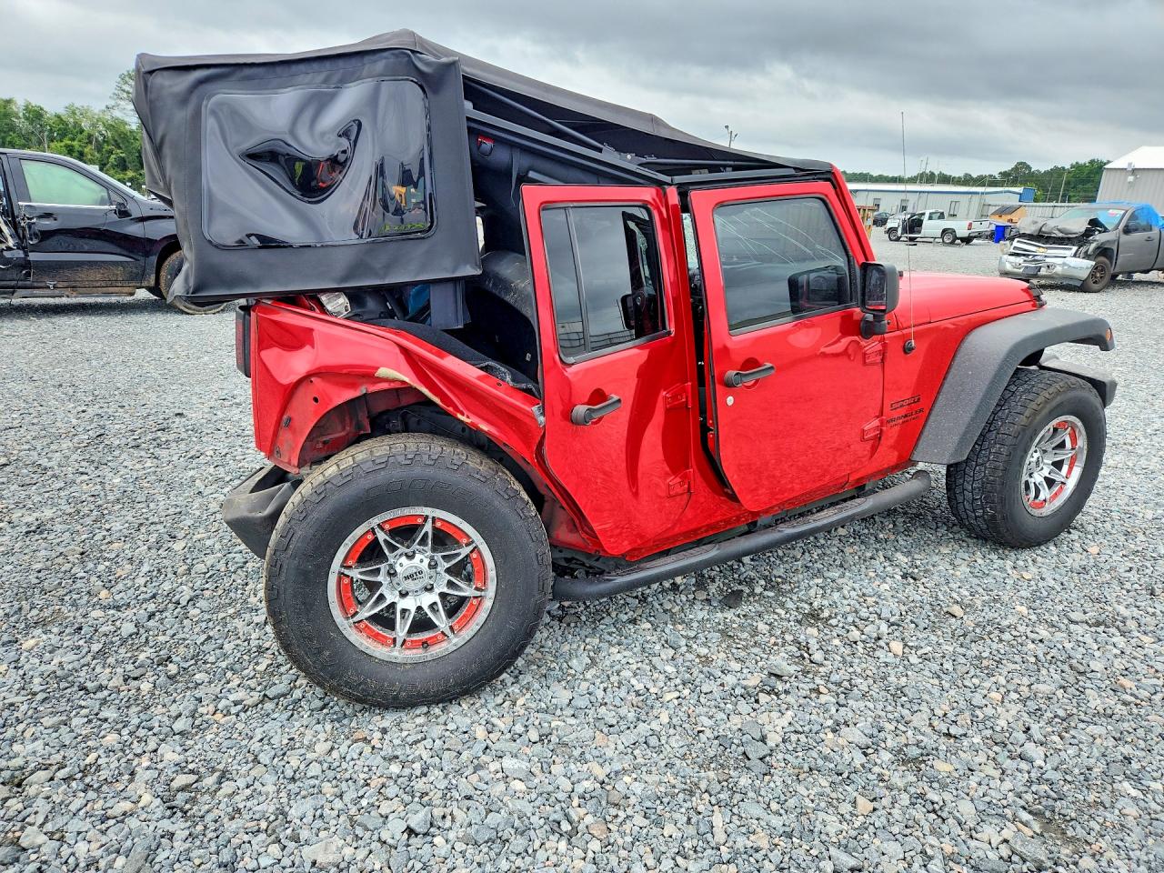 2015 Jeep Wrangler Unlimited Sport Red vin: 1C4BJWDG0FL565470