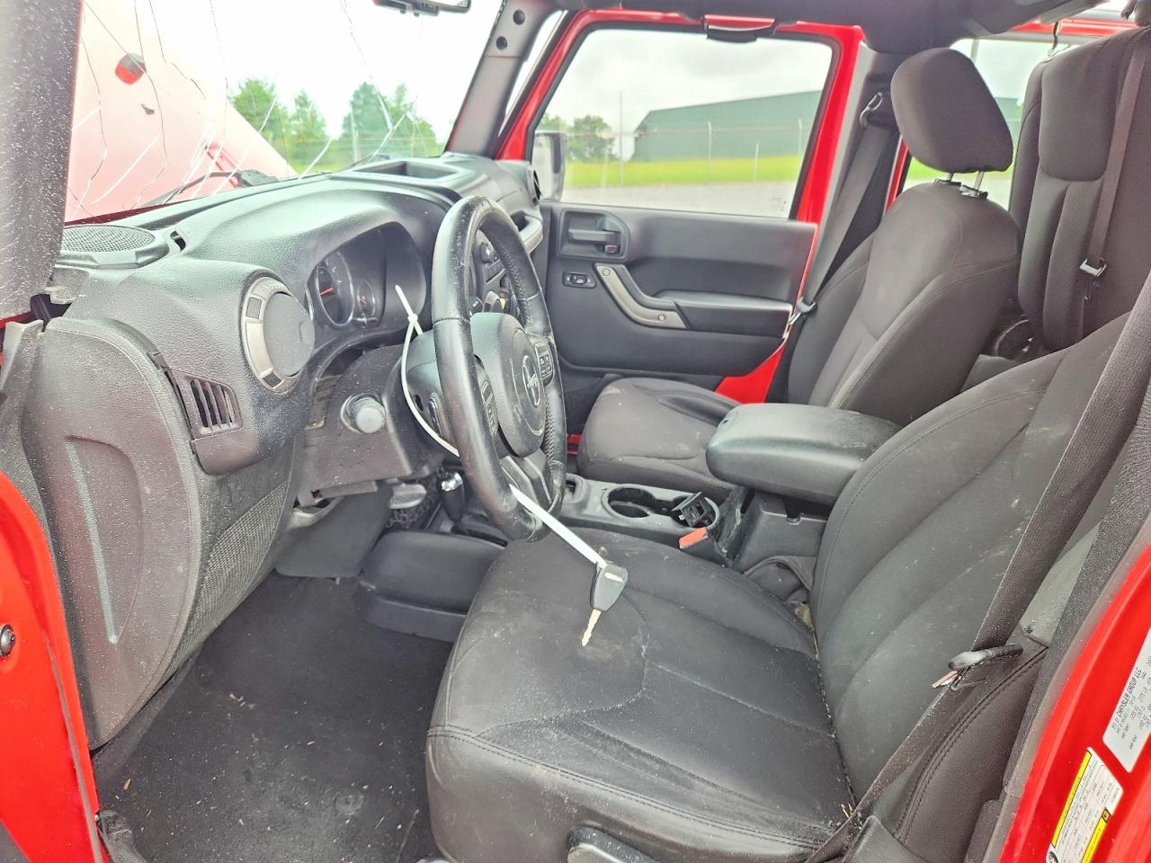 2015 Jeep Wrangler Unlimited Sport Red vin: 1C4BJWDG0FL565470
