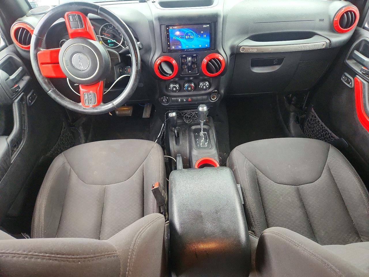 2015 Jeep Wrangler Unlimited Sport Черный vin: 1C4BJWDG0FL585153