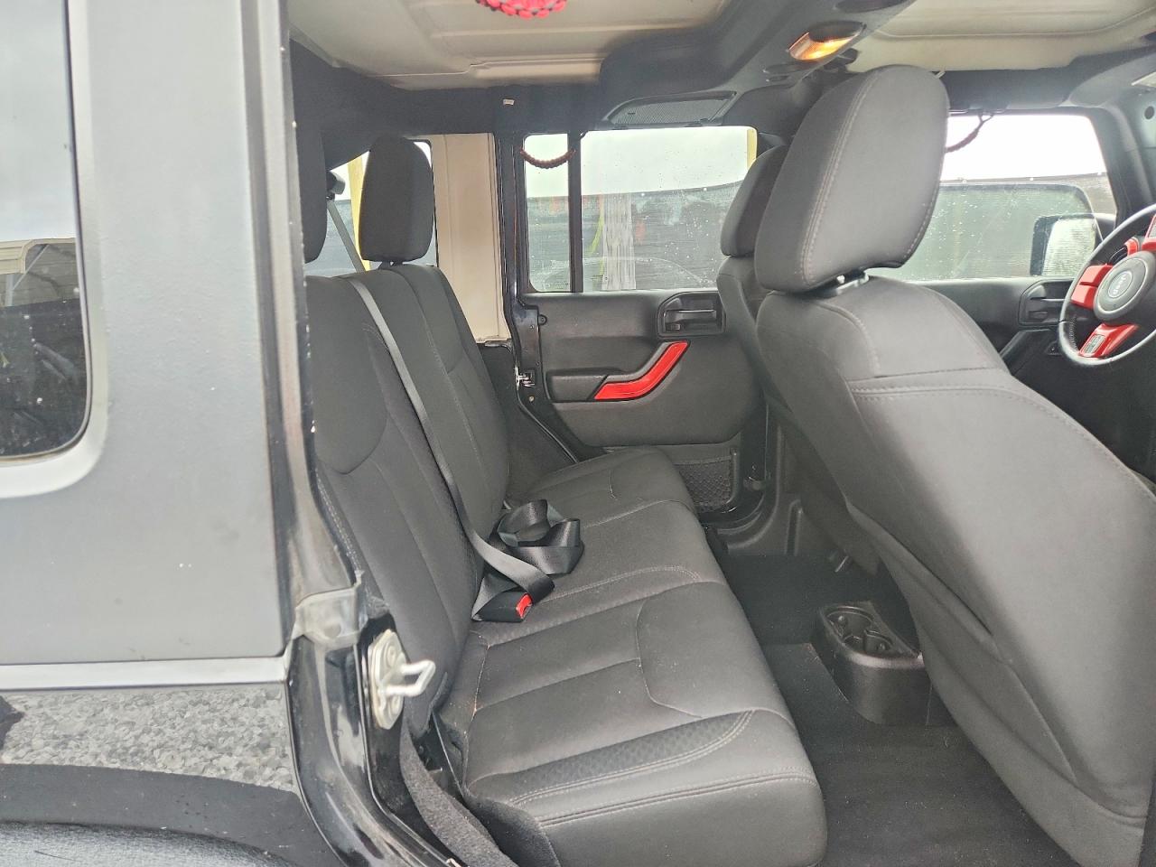 2015 Jeep Wrangler Unlimited Sport Черный vin: 1C4BJWDG0FL585153