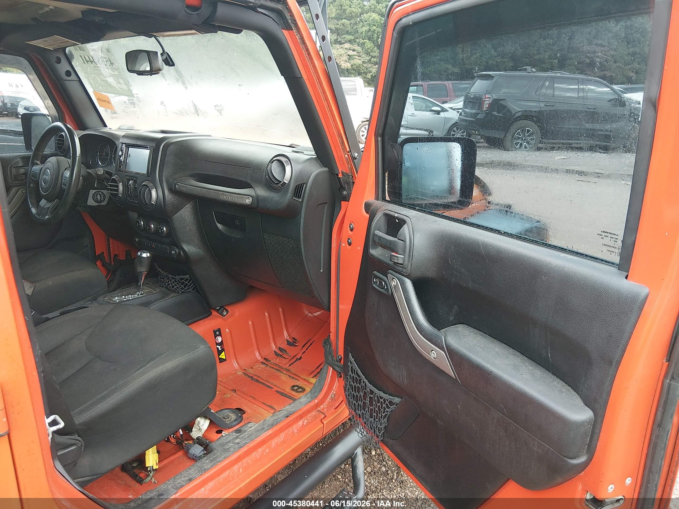 2015 Jeep Wrangler Unlimited Sport Orange vin: 1C4BJWDG0FL588652