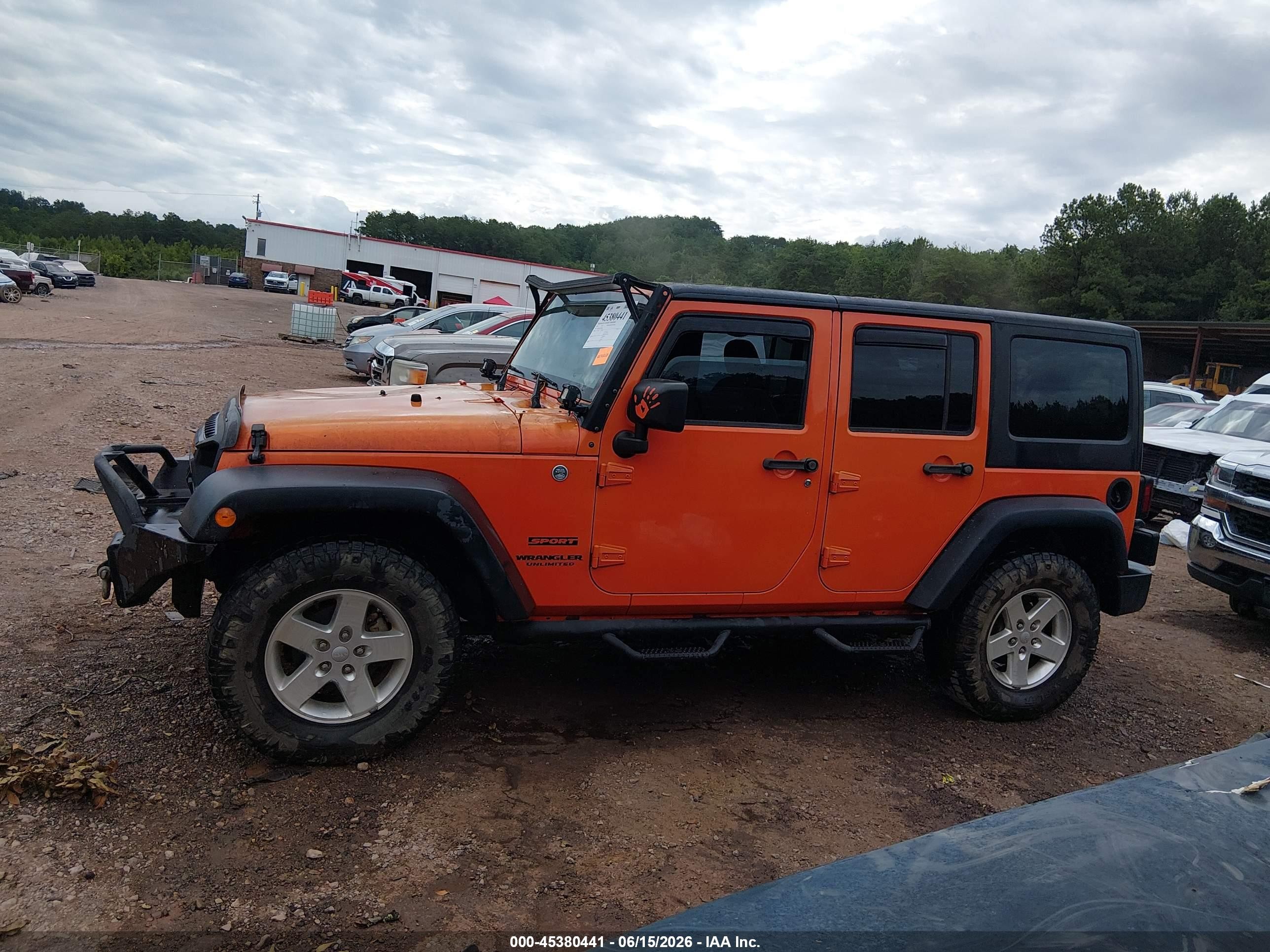 2015 Jeep Wrangler Unlimited Sport Orange vin: 1C4BJWDG0FL588652