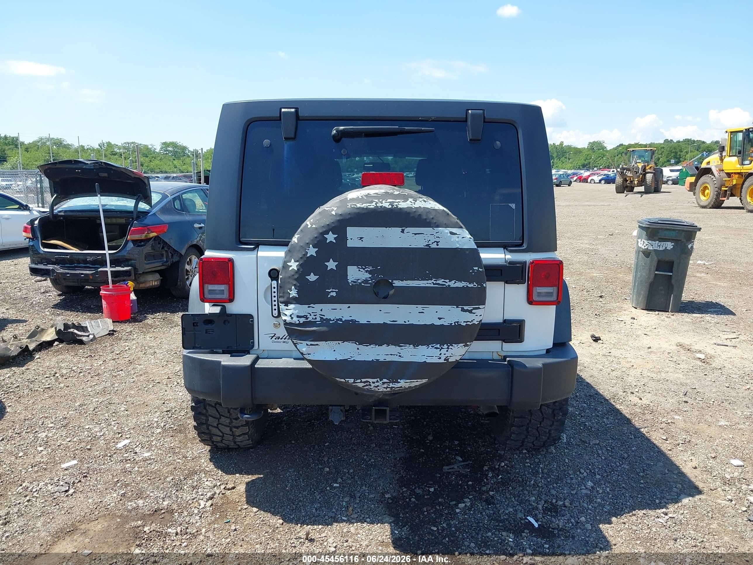 2015 Jeep Wrangler Unlimited Sport White vin: 1C4BJWDG0FL635811