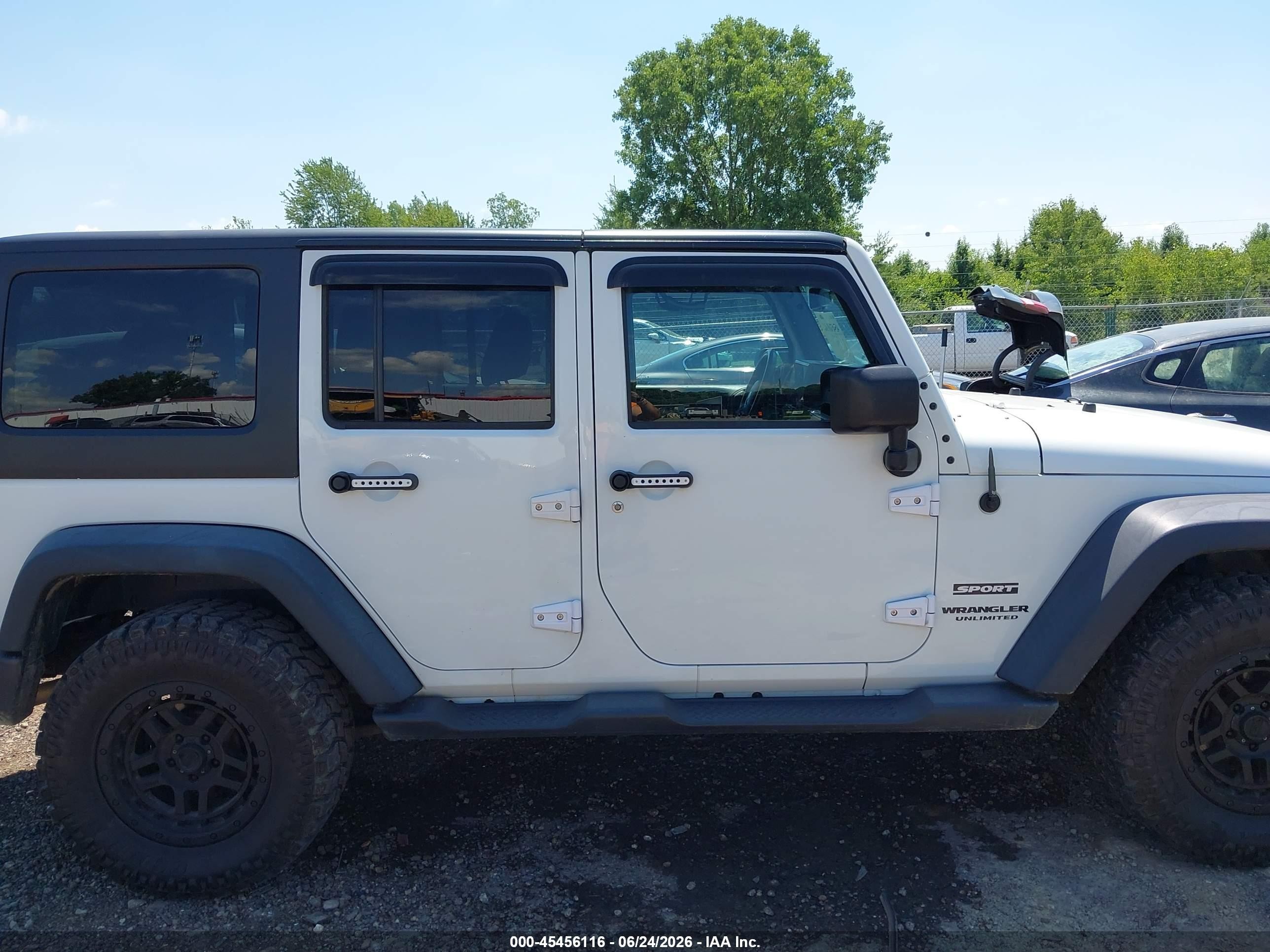 2015 Jeep Wrangler Unlimited Sport White vin: 1C4BJWDG0FL635811