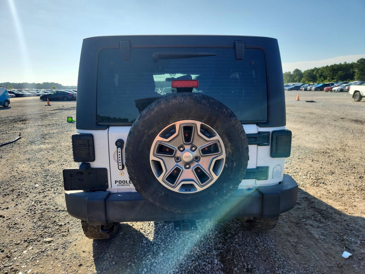 2015 Jeep Wranger White vin: 1C4BJWDG0FL663124