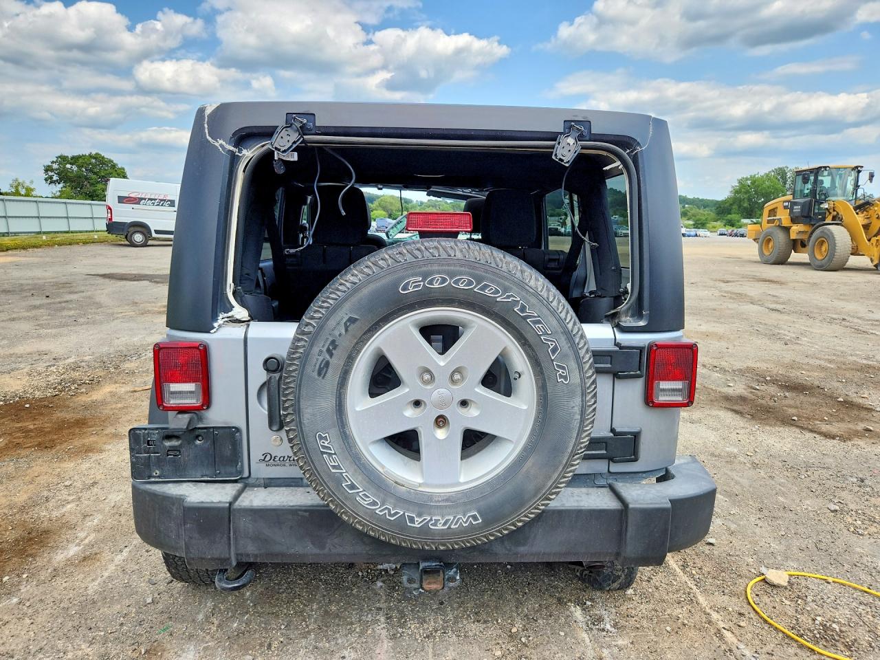 2015 Jeep Wrangler Unlimited Sport Серебряный vin: 1C4BJWDG0FL703184