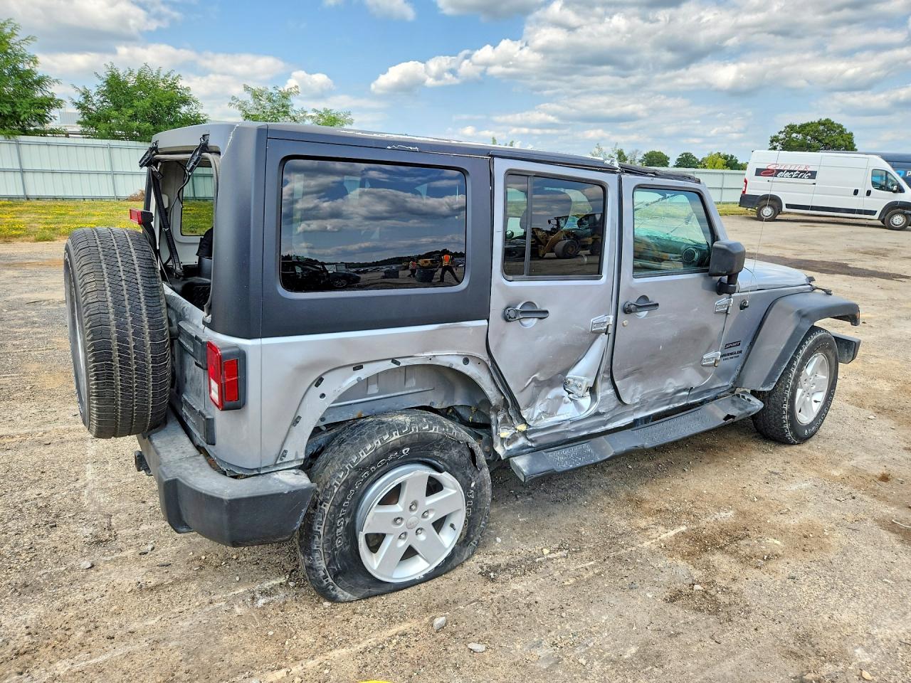 2015 Jeep Wrangler Unlimited Sport Серебряный vin: 1C4BJWDG0FL703184