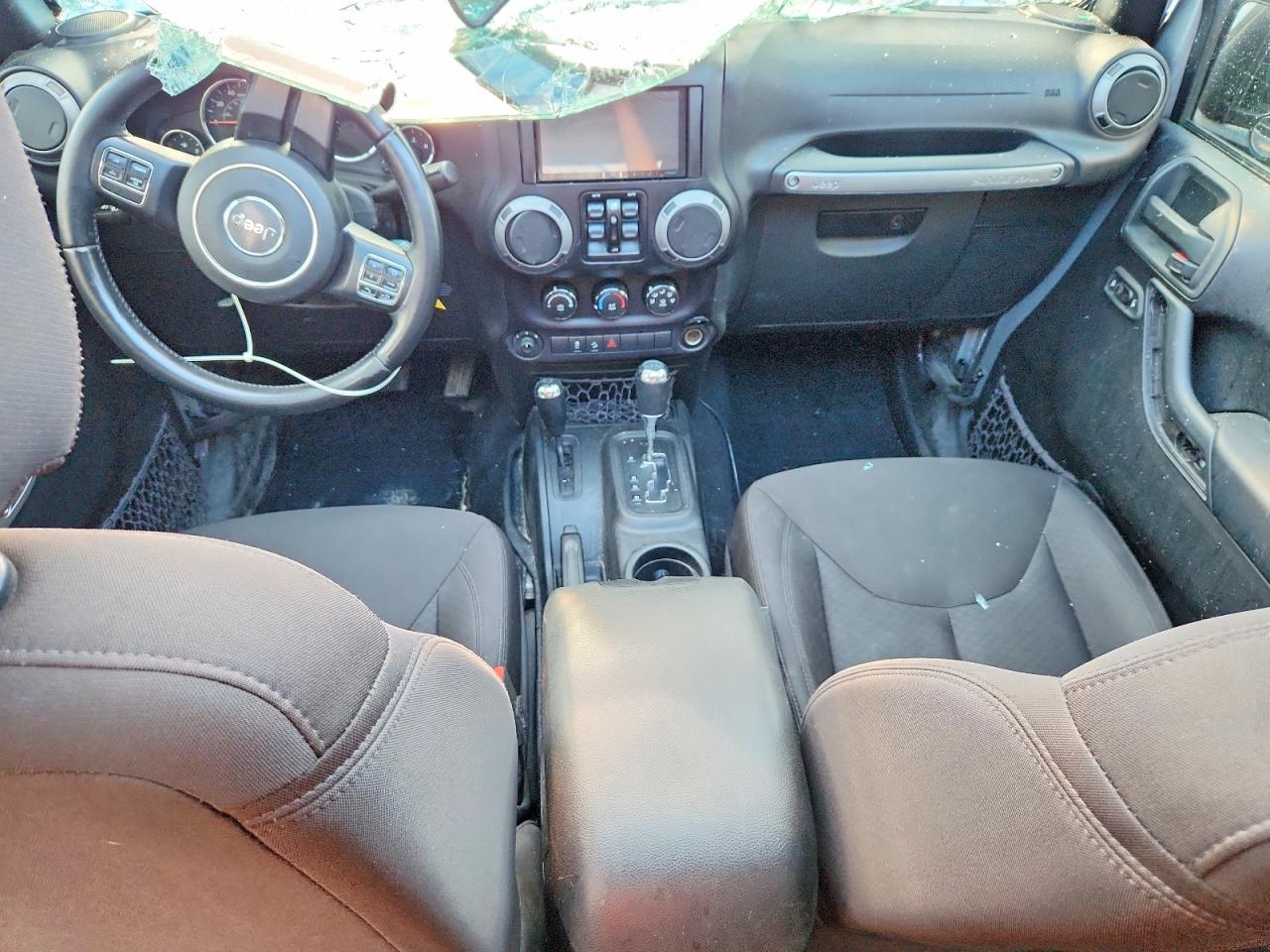 2015 Jeep Wrangler Unlimited Sport Серебряный vin: 1C4BJWDG0FL703184