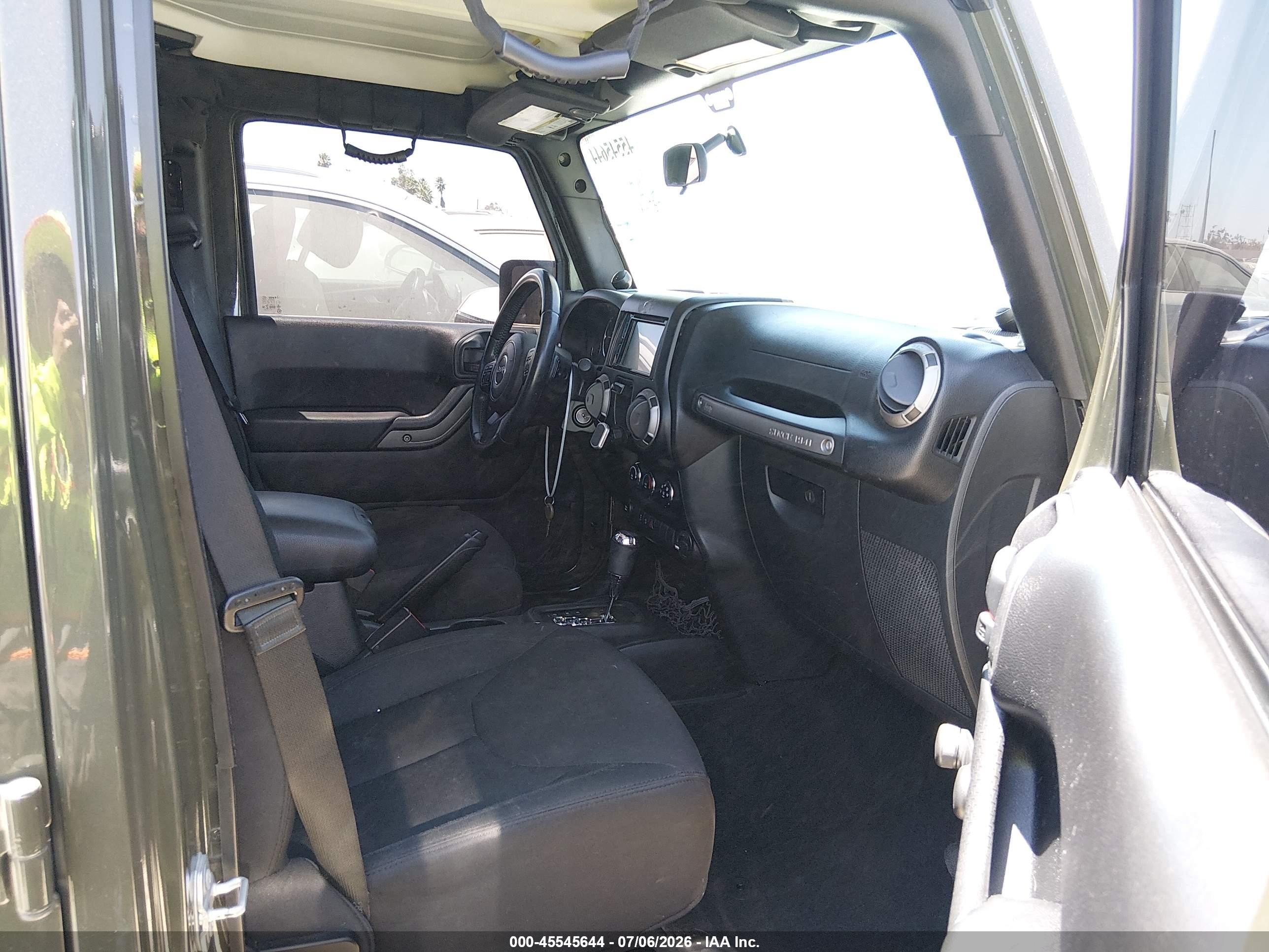 2015 Jeep Wrangler Unlimited Sport Green vin: 1C4BJWDG0FL707770