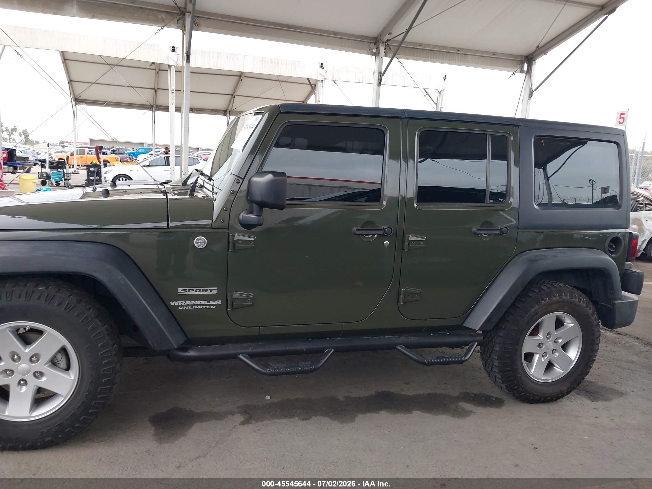 2015 Jeep Wrangler Unlimited Sport Green vin: 1C4BJWDG0FL707770