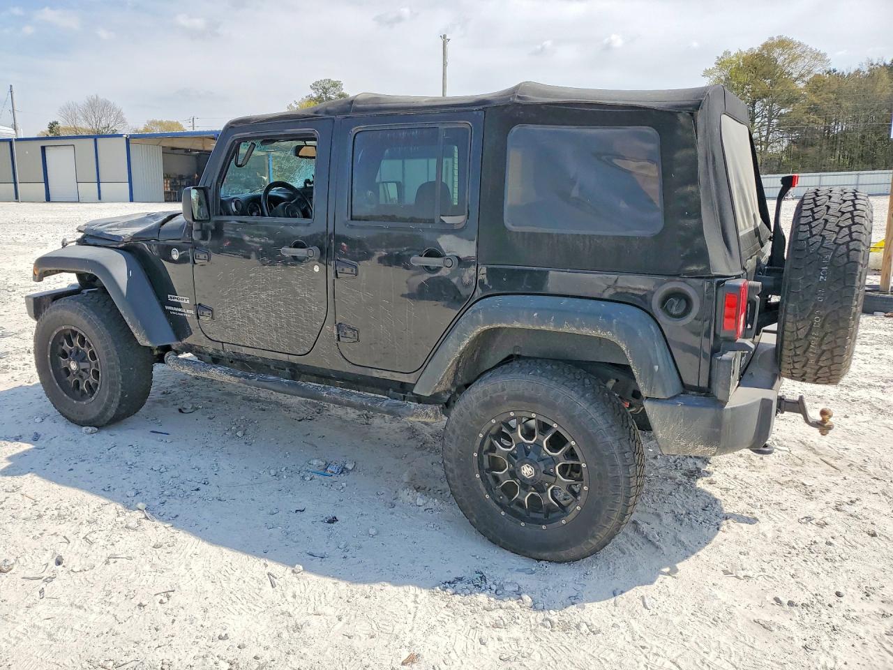 2015 Jeep Wrangler Unlimited Sport Black vin: 1C4BJWDG0FL732202