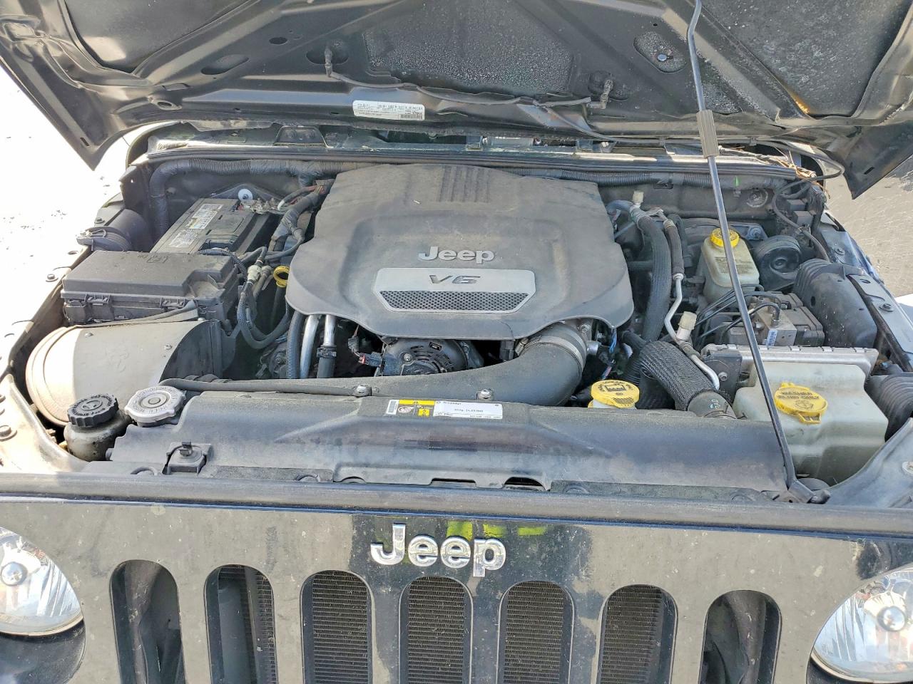 2015 Jeep Wrangler Unlimited Sport Black vin: 1C4BJWDG0FL732202