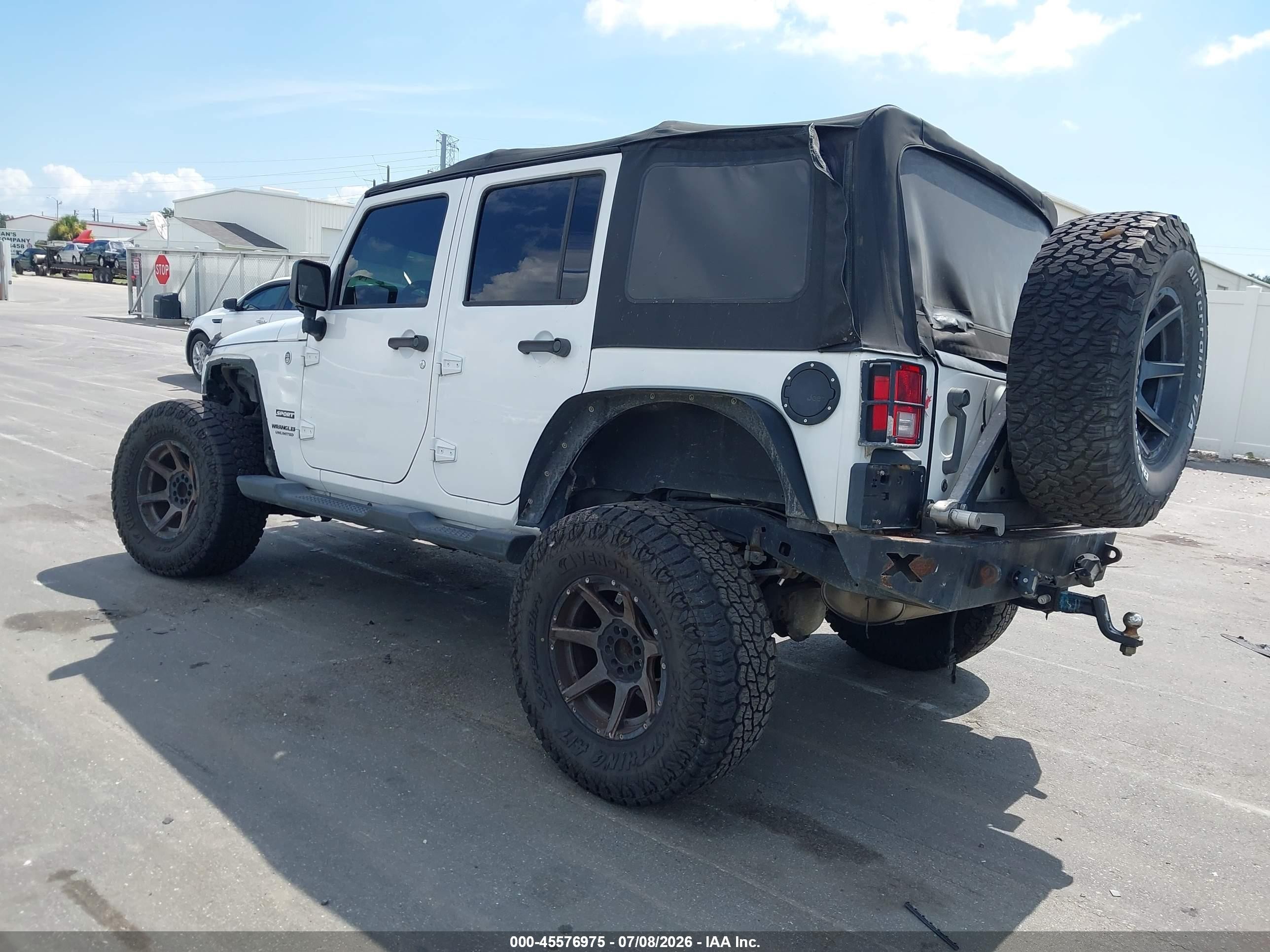 2015 Jeep Wrangler Unlimited Sport White vin: 1C4BJWDG0FL766964