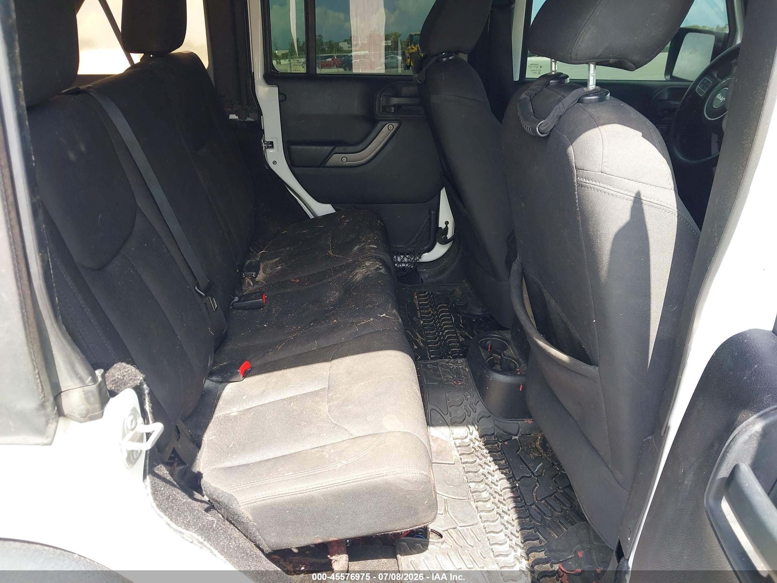 2015 Jeep Wrangler Unlimited Sport White vin: 1C4BJWDG0FL766964