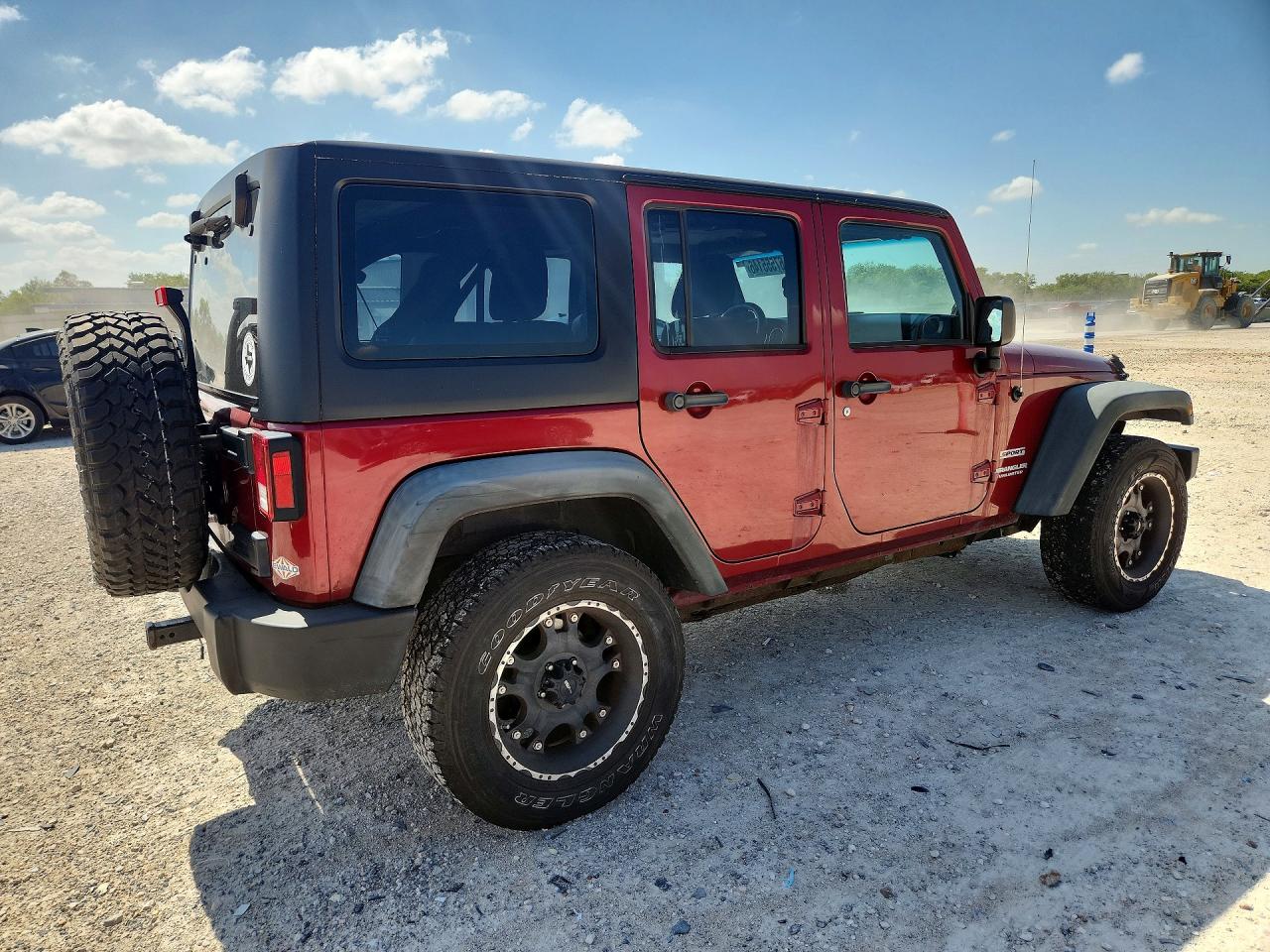 2012 Jeep Wrangler Unlimited Sport Red vin: 1C4BJWDG1CL136754