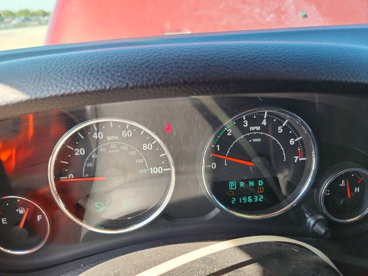 2012 Jeep Wrangler Unlimited Sport Red vin: 1C4BJWDG1CL136754