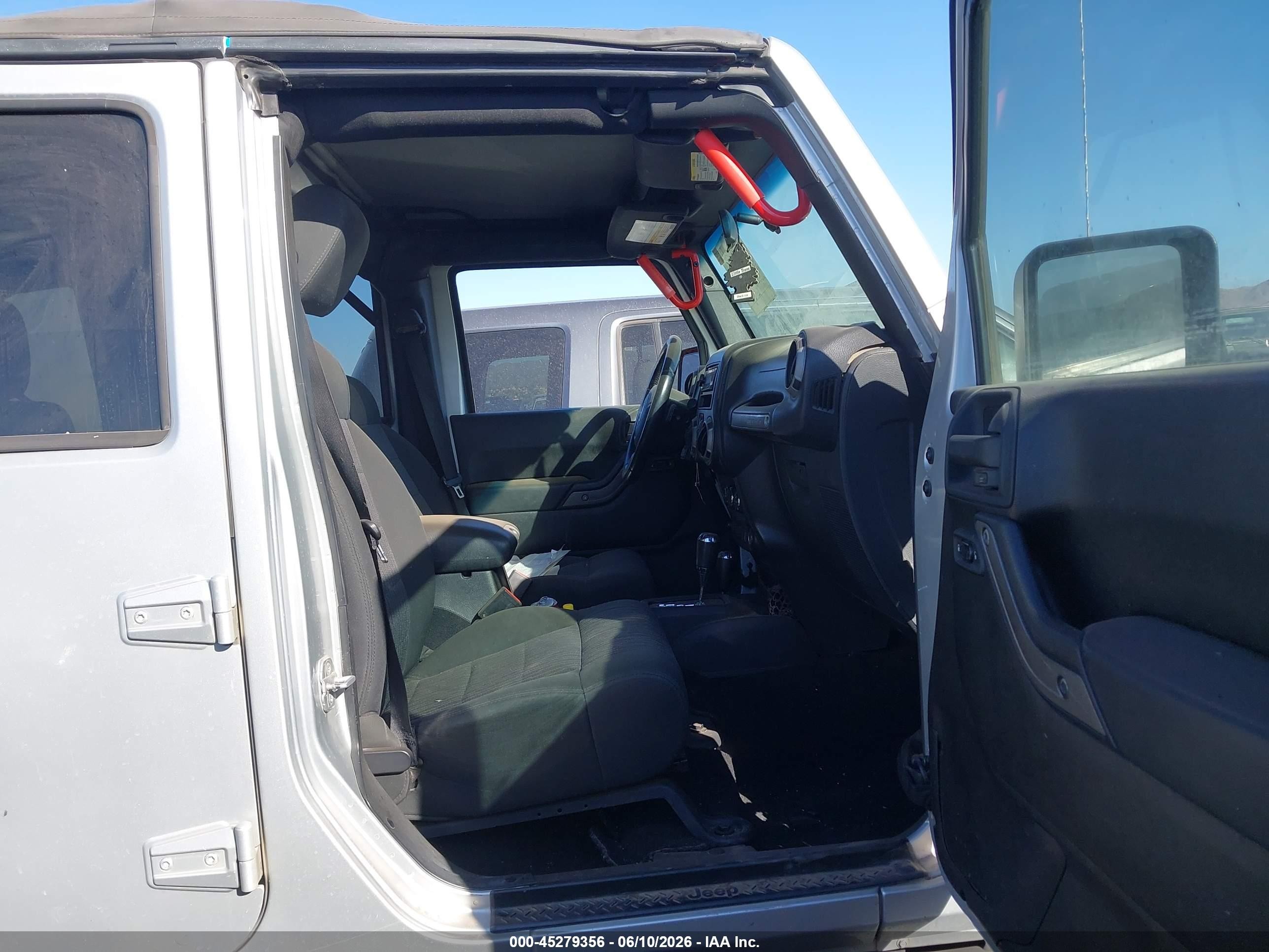 2012 Jeep Wrangler Unlimited Sport Gray vin: 1C4BJWDG1CL217012
