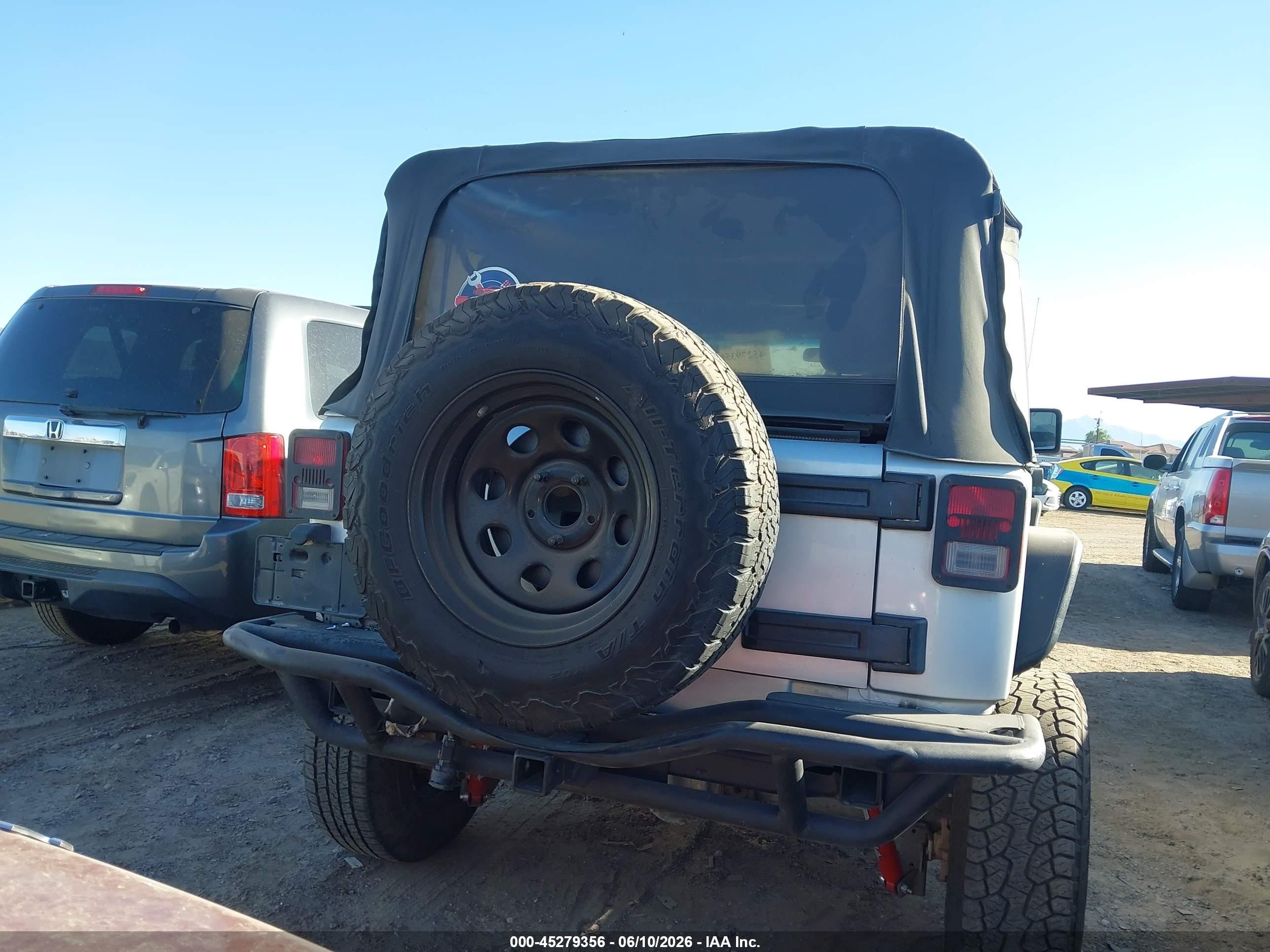 2012 Jeep Wrangler Unlimited Sport Gray vin: 1C4BJWDG1CL217012