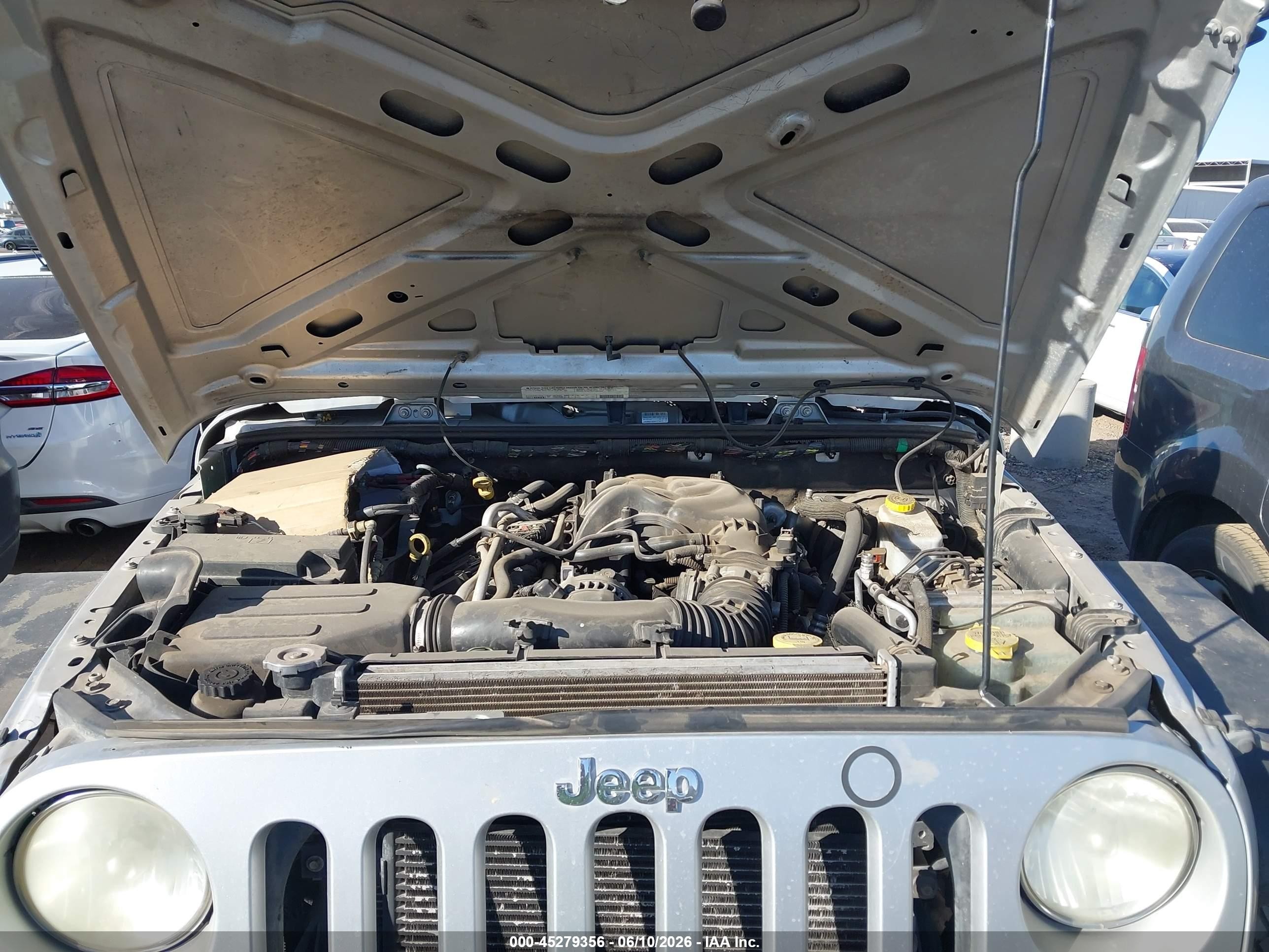 2012 Jeep Wrangler Unlimited Sport Gray vin: 1C4BJWDG1CL217012
