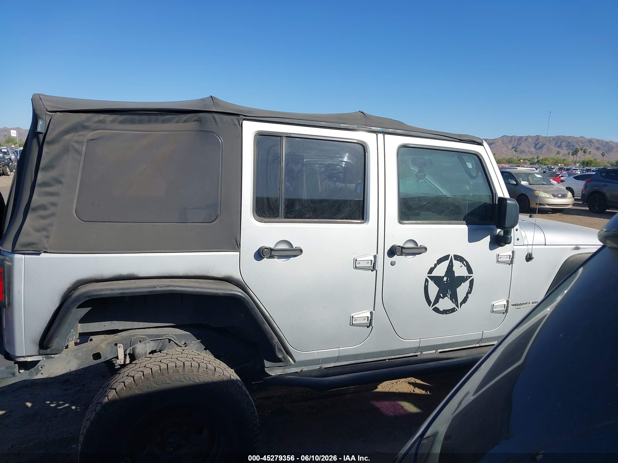 2012 Jeep Wrangler Unlimited Sport Gray vin: 1C4BJWDG1CL217012