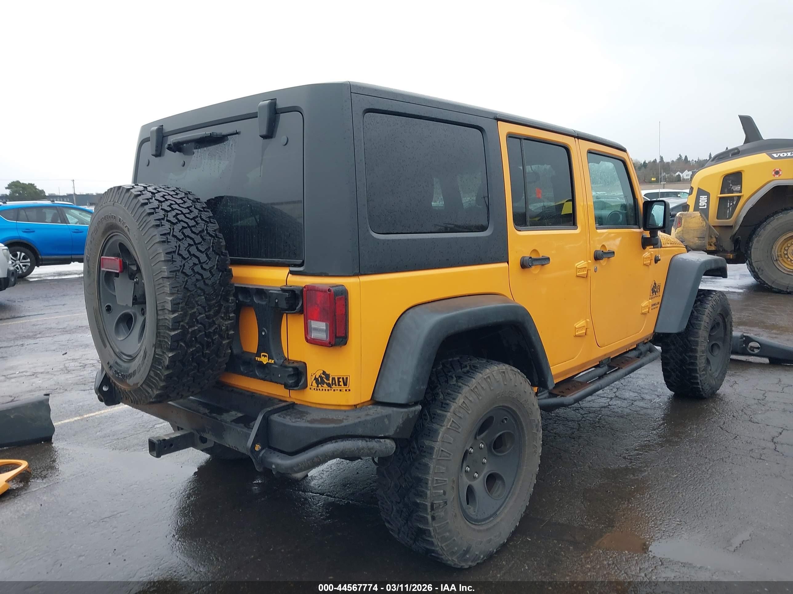 2013 Jeep Wrangler Unlimited Sport Yellow vin: 1C4BJWDG1DL513696