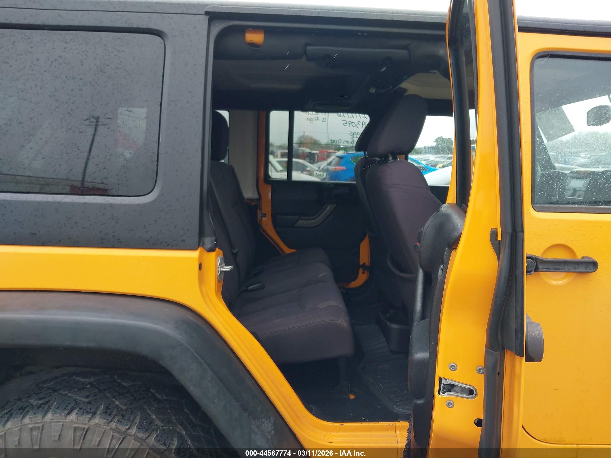 2013 Jeep Wrangler Unlimited Sport Yellow vin: 1C4BJWDG1DL513696