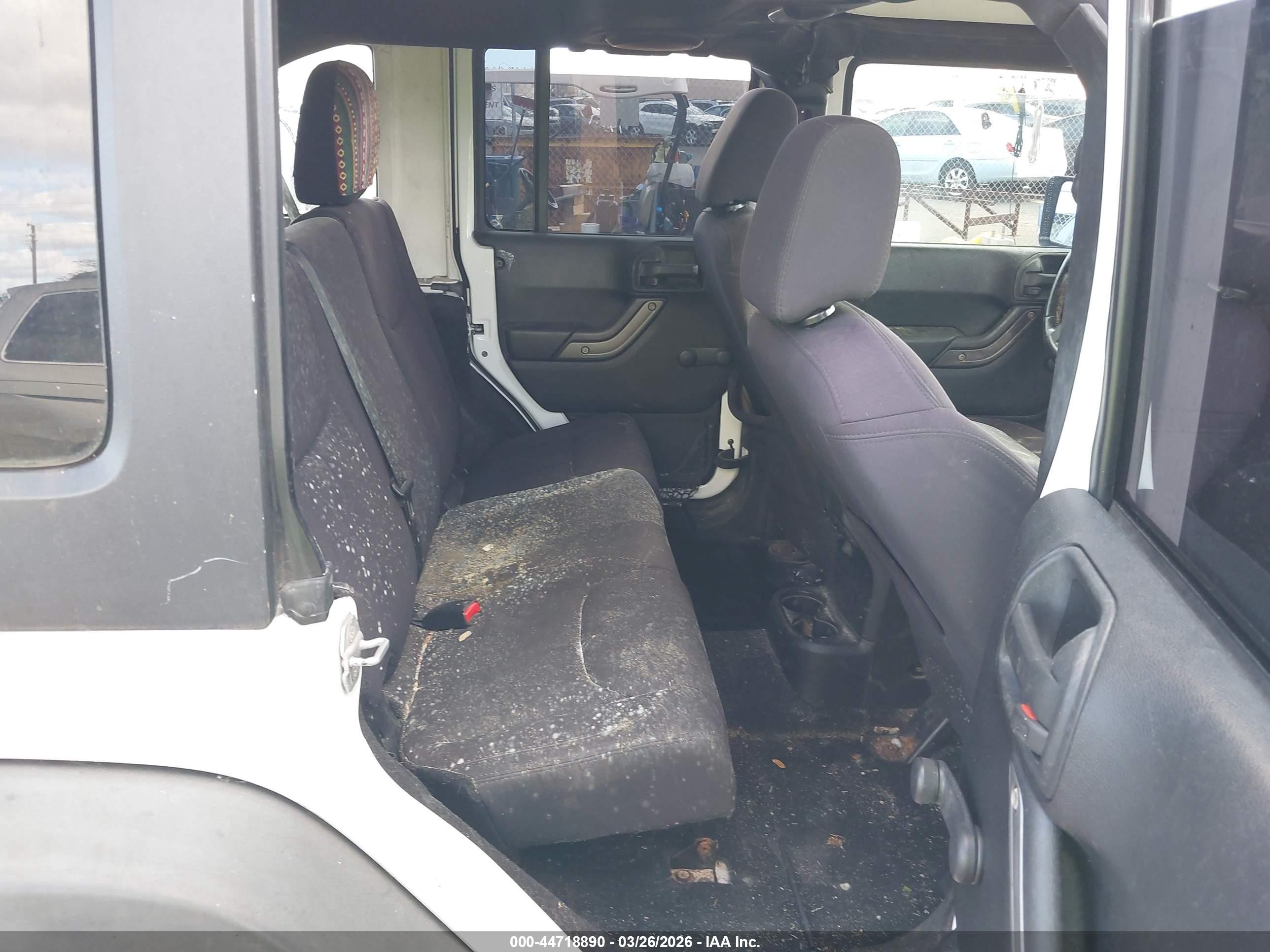 2013 Jeep Wrangler Unlimited Sport White vin: 1C4BJWDG1DL550764