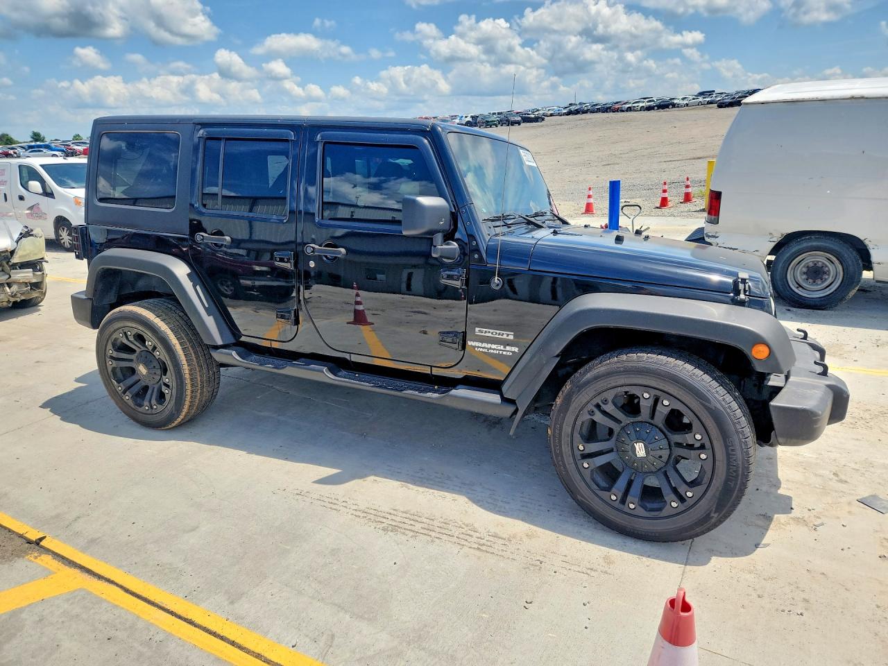 2013 Jeep Wrangler Unlimited Sport Black vin: 1C4BJWDG1DL577902
