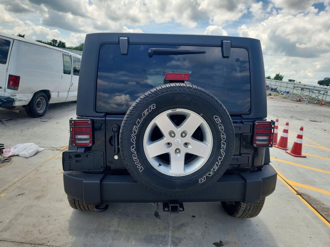 2013 Jeep Wrangler Unlimited Sport Black vin: 1C4BJWDG1DL577902