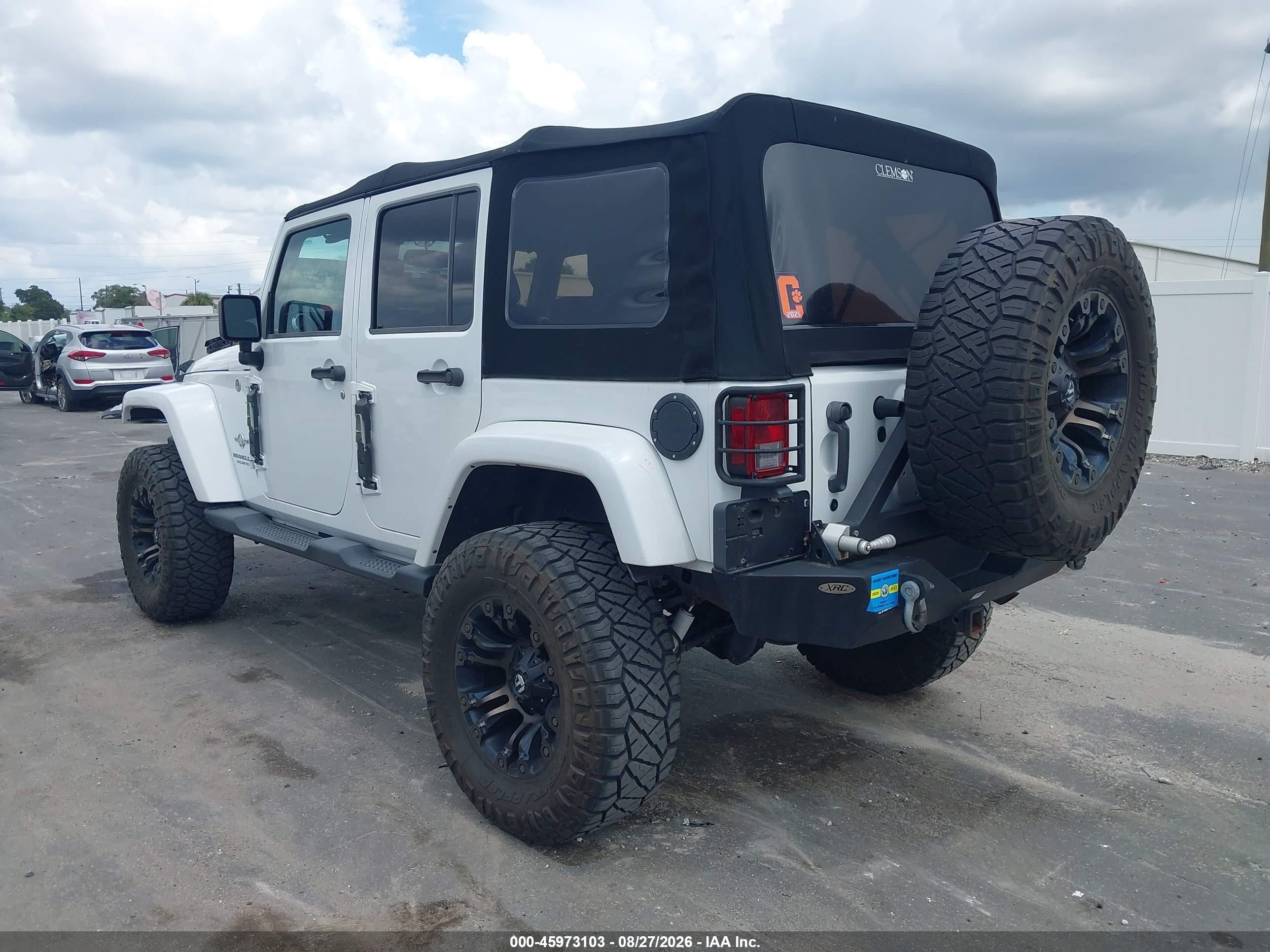 2013 Jeep Wrangler Unlimited Freedom Edition Белый vin: 1C4BJWDG1DL586406