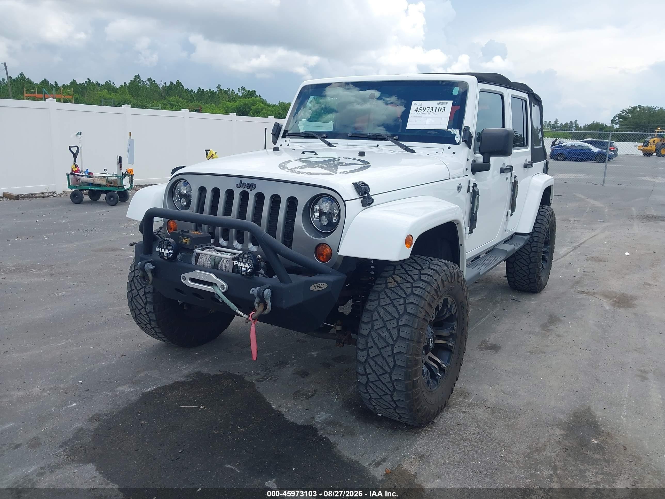 2013 Jeep Wrangler Unlimited Freedom Edition Белый vin: 1C4BJWDG1DL586406