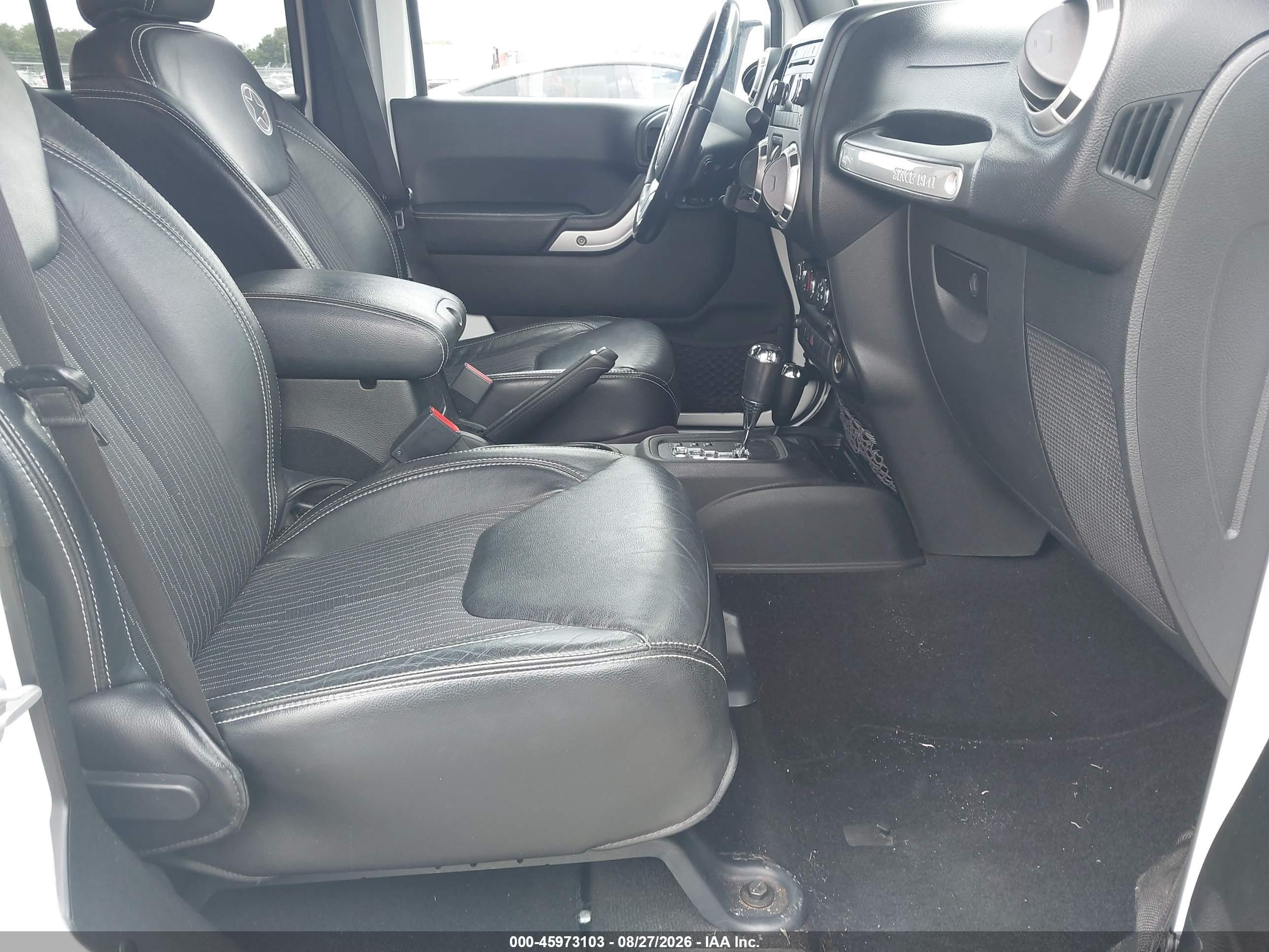 2013 Jeep Wrangler Unlimited Freedom Edition Белый vin: 1C4BJWDG1DL586406