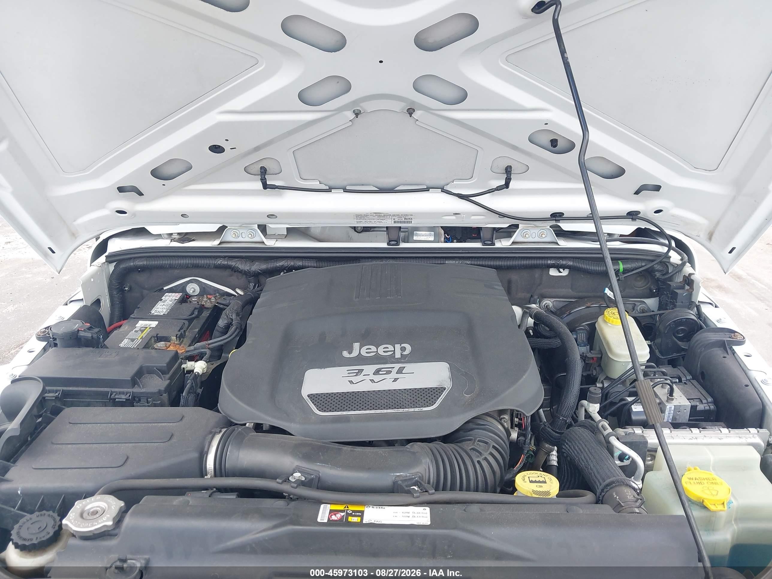 2013 Jeep Wrangler Unlimited Freedom Edition Белый vin: 1C4BJWDG1DL586406