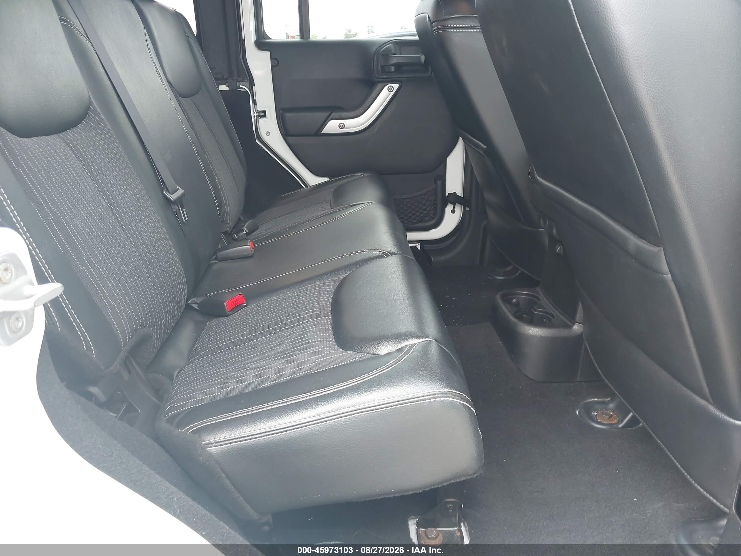 2013 Jeep Wrangler Unlimited Freedom Edition Белый vin: 1C4BJWDG1DL586406