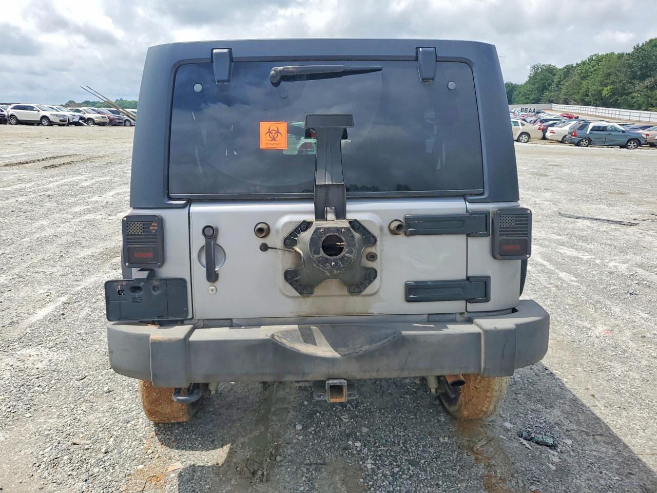 2013 Jeep Wrangler Unlimited Sport Silver vin: 1C4BJWDG1DL673674