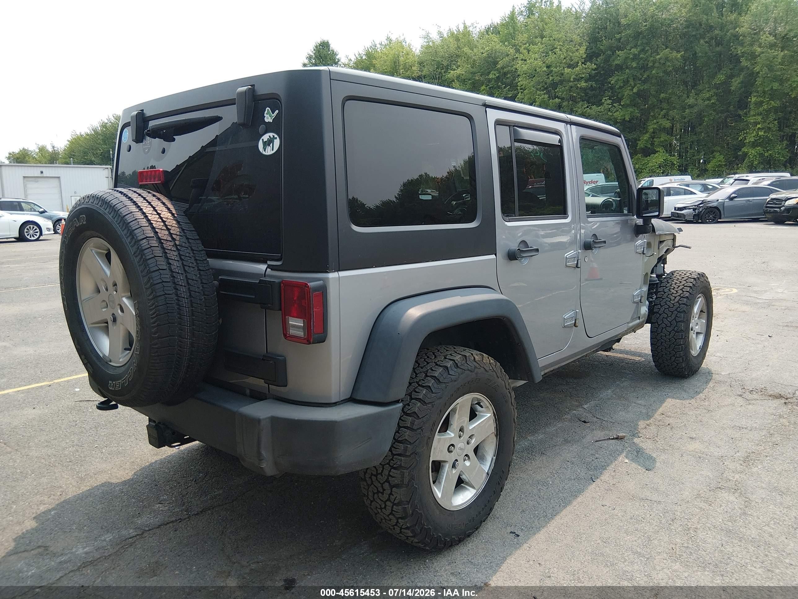 2013 Jeep Wrangler Unlimited Sport Silver vin: 1C4BJWDG1DL701604
