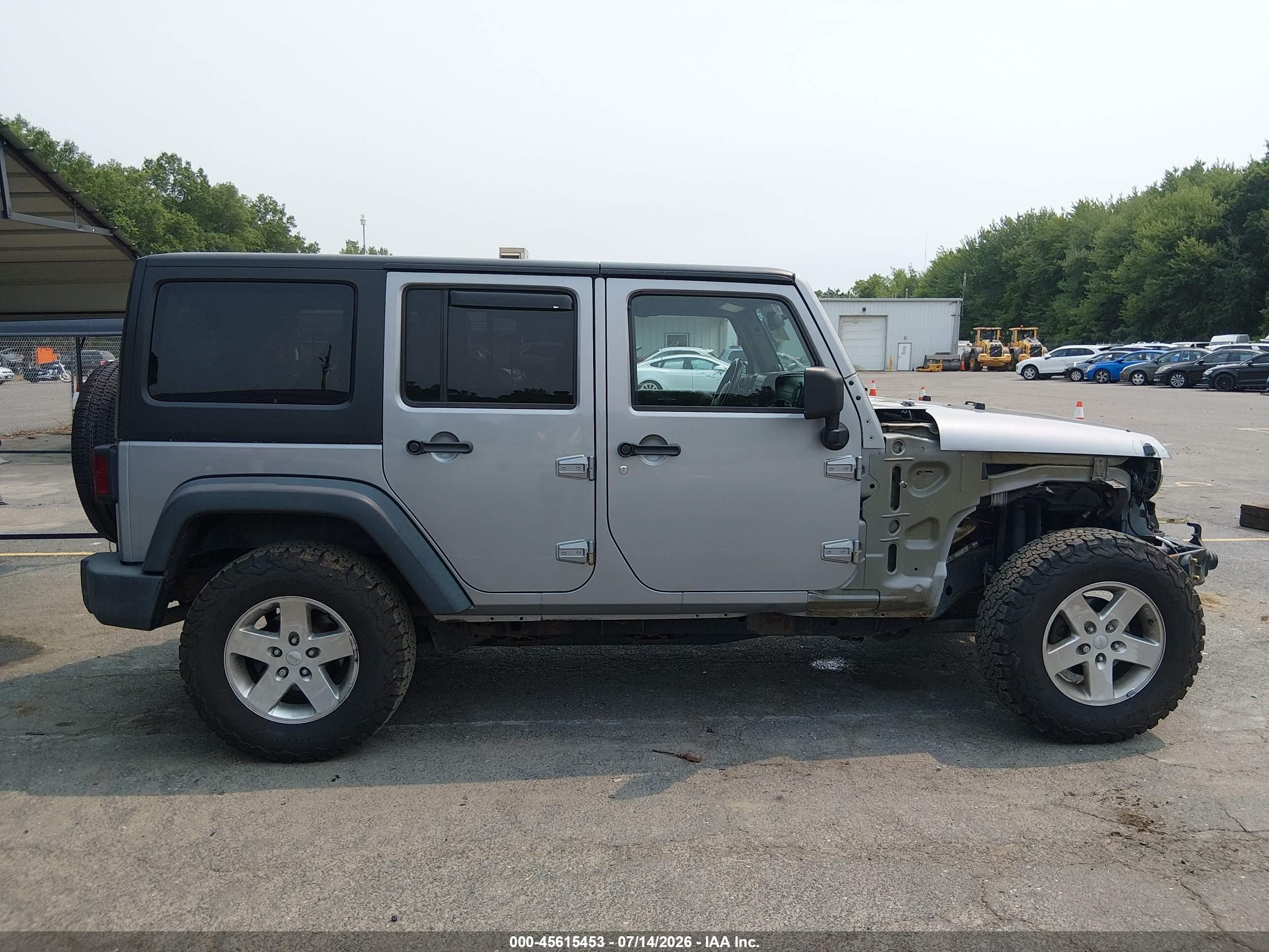 2013 Jeep Wrangler Unlimited Sport Silver vin: 1C4BJWDG1DL701604