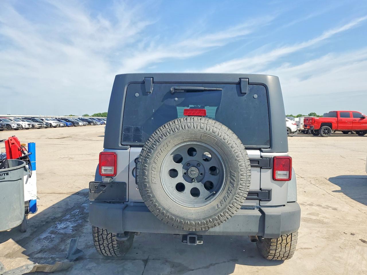 2014 Jeep Wrangler Unlimited Sport Gray vin: 1C4BJWDG1EL127345