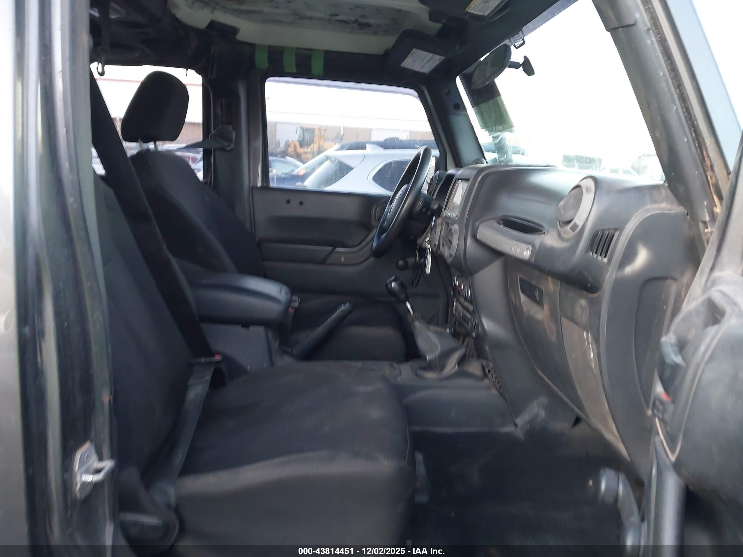 2014 Jeep Wrangler Unlimited Sport Gray vin: 1C4BJWDG1EL192714