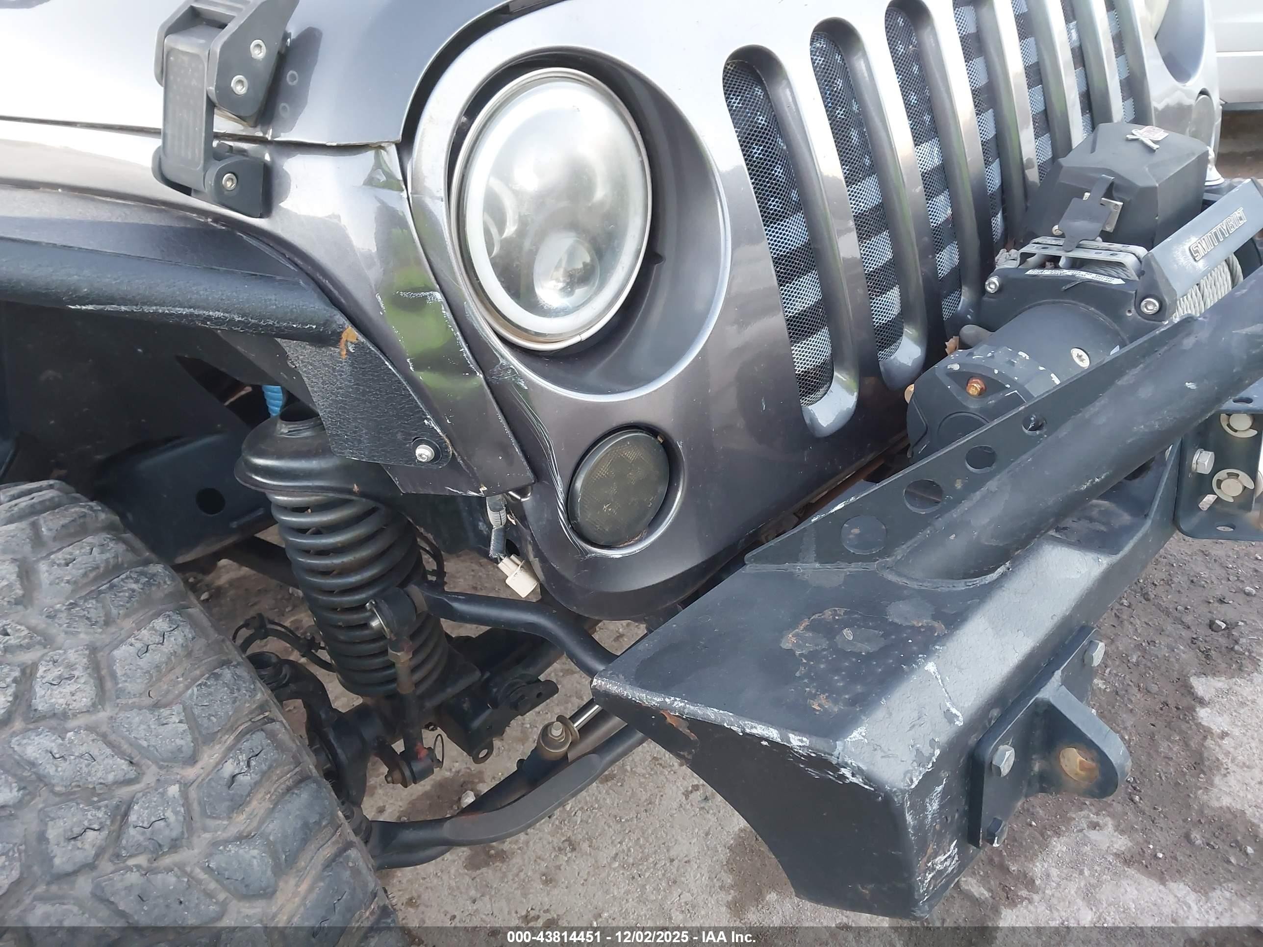 2014 Jeep Wrangler Unlimited Sport Gray vin: 1C4BJWDG1EL192714