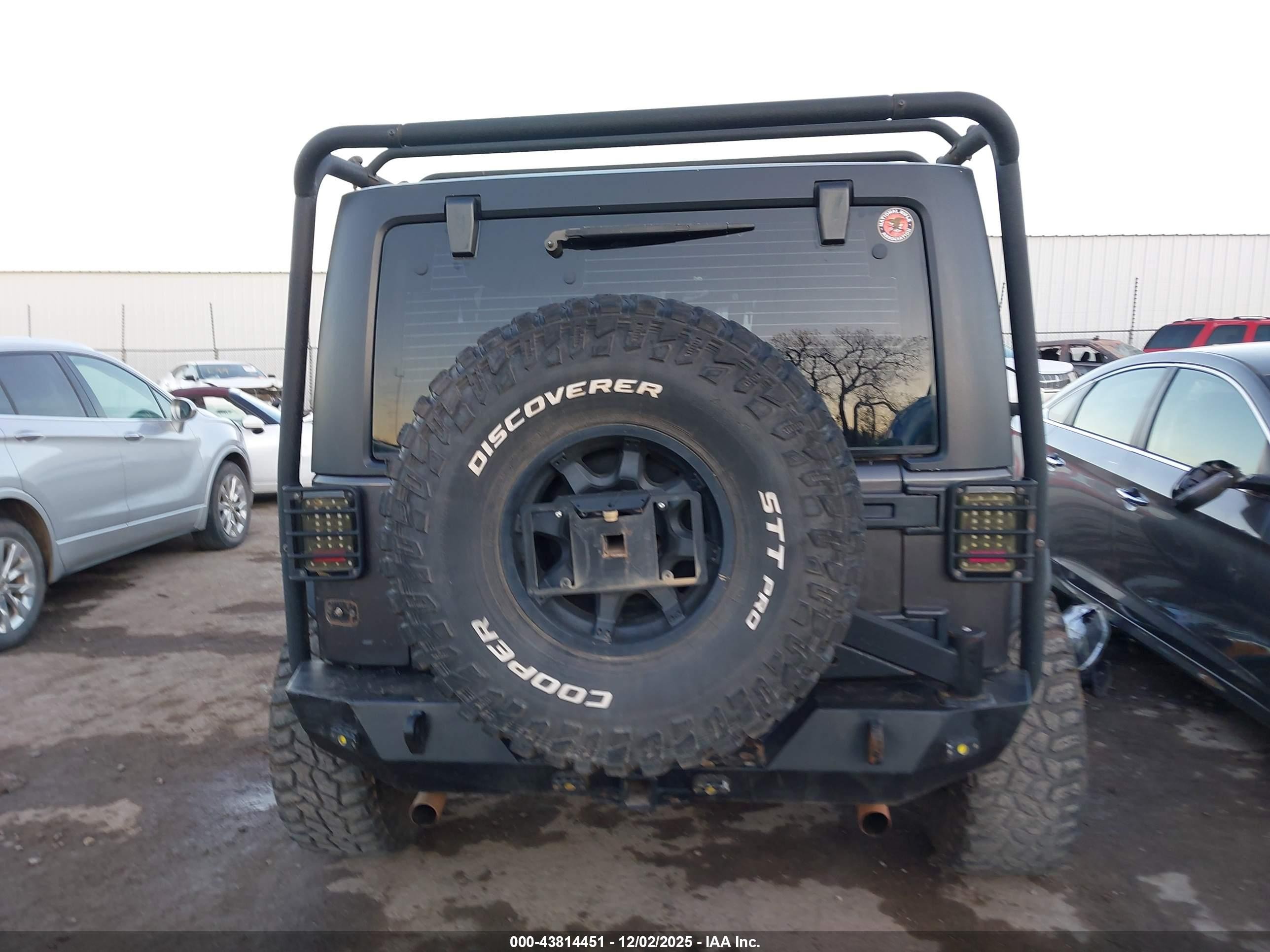 2014 Jeep Wrangler Unlimited Sport Gray vin: 1C4BJWDG1EL192714