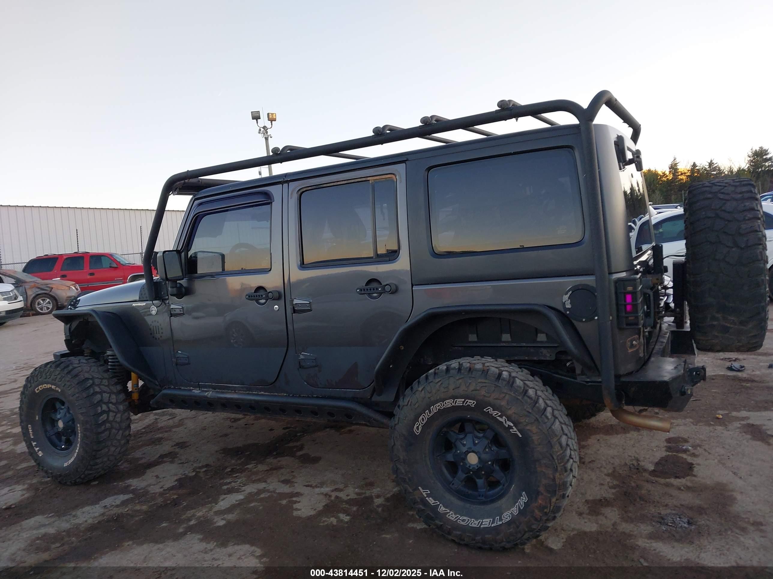 2014 Jeep Wrangler Unlimited Sport Gray vin: 1C4BJWDG1EL192714