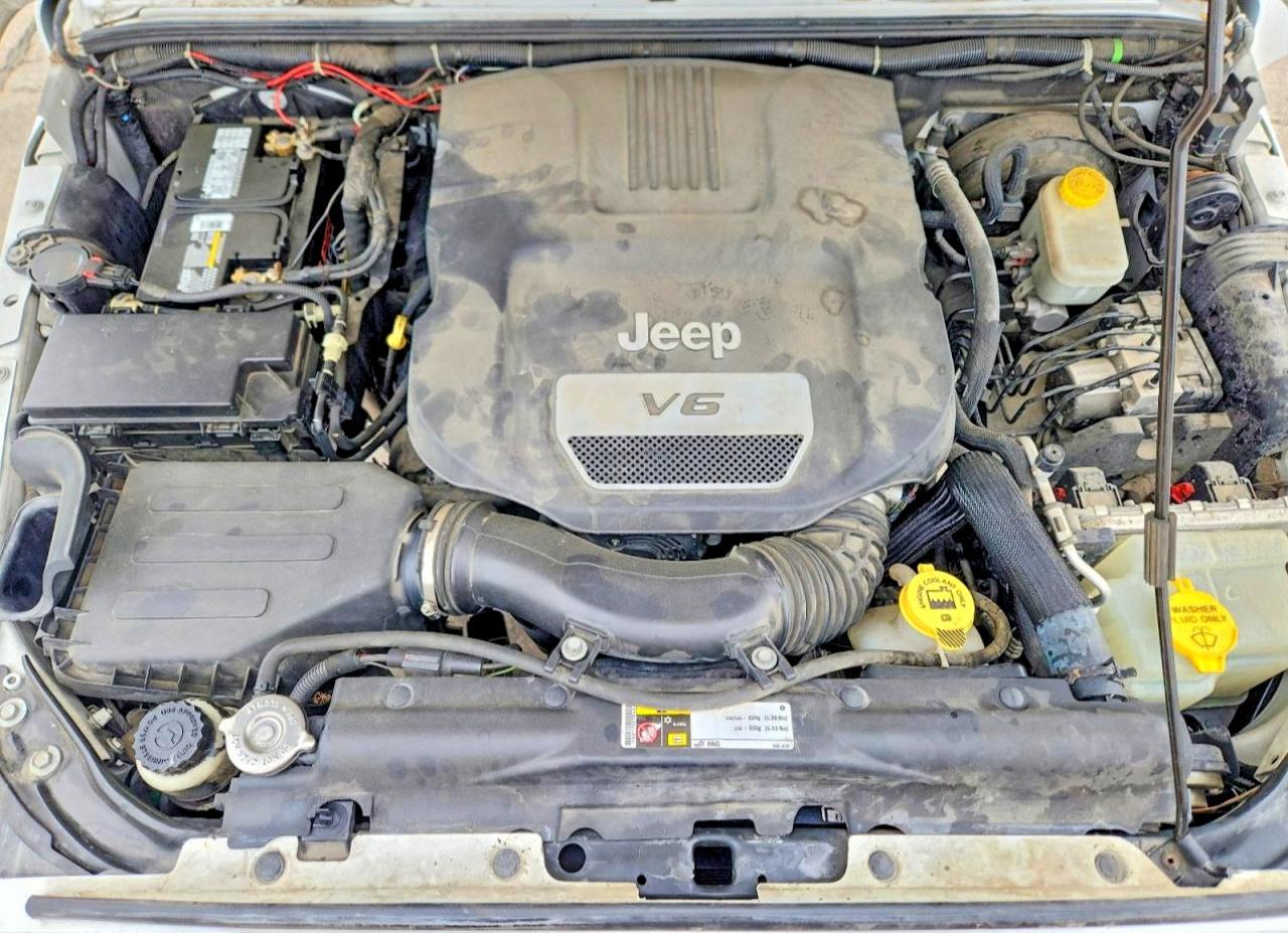 2014 Jeep Wrangler Unlimited Sport White vin: 1C4BJWDG1EL194544