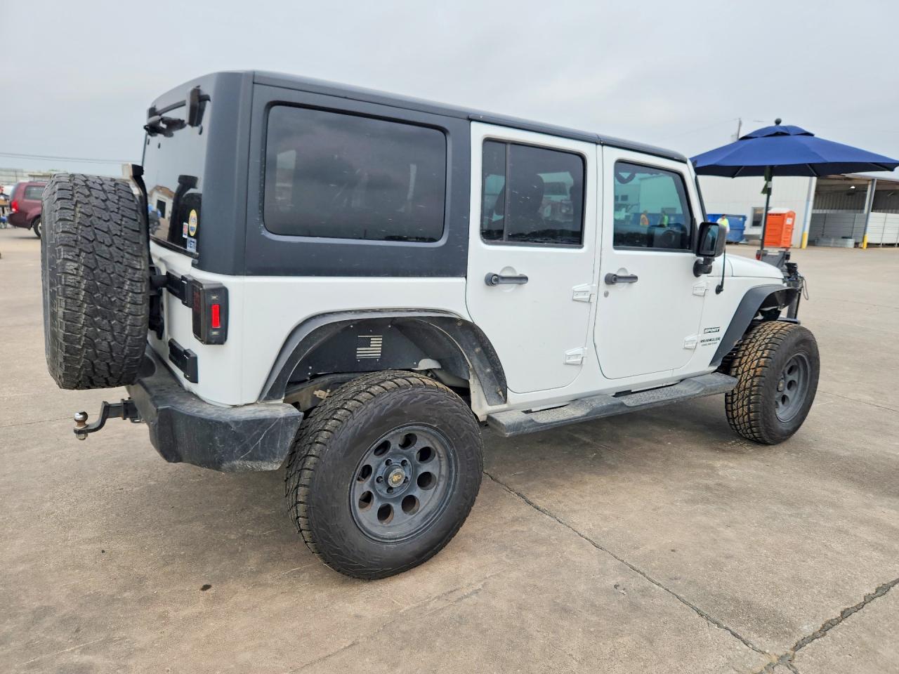 2014 Jeep Wrangler Unlimited Sport White vin: 1C4BJWDG1EL194544