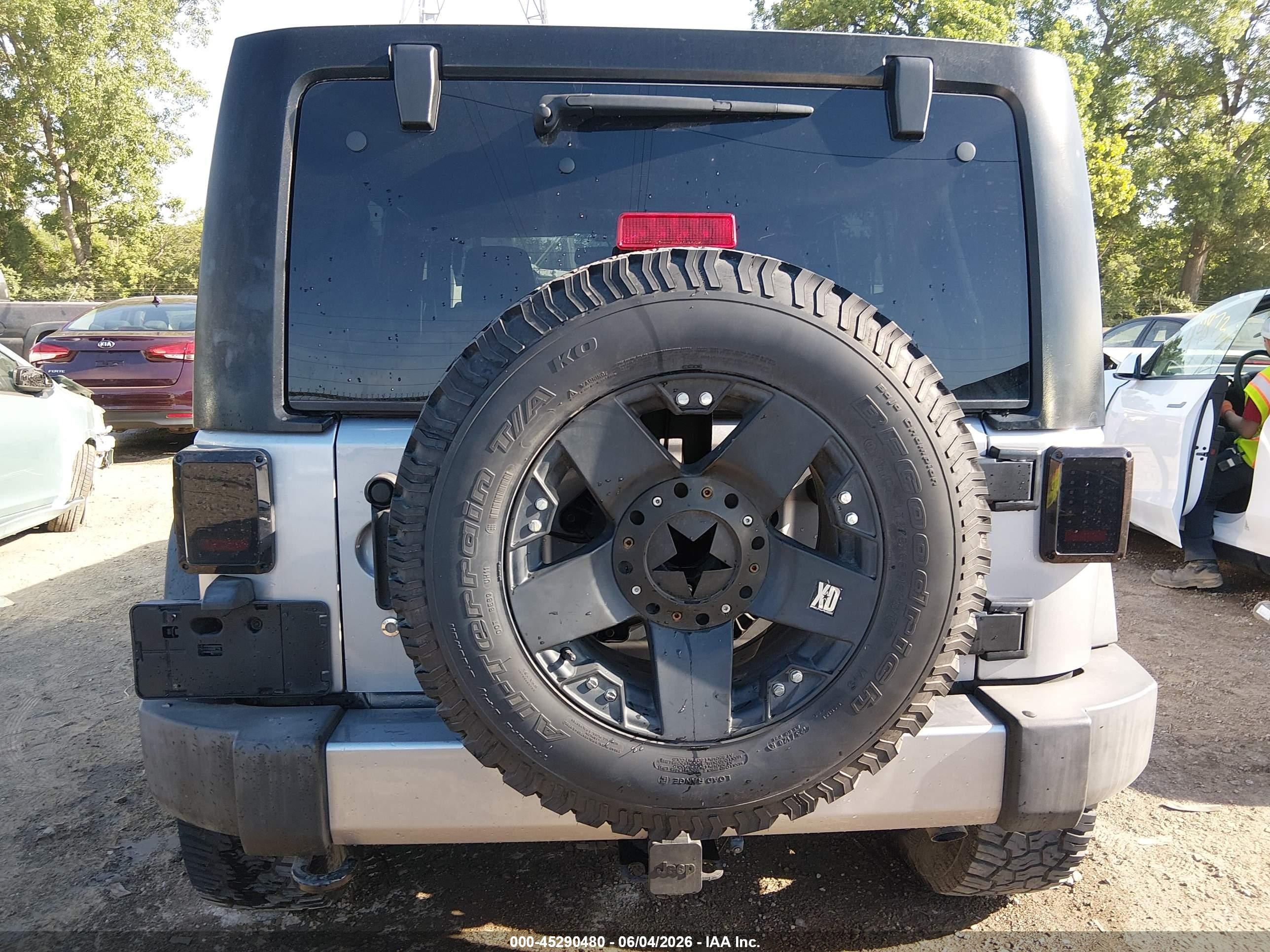 2014 Jeep Wrangler Unlimited Sport Gray vin: 1C4BJWDG1EL208846