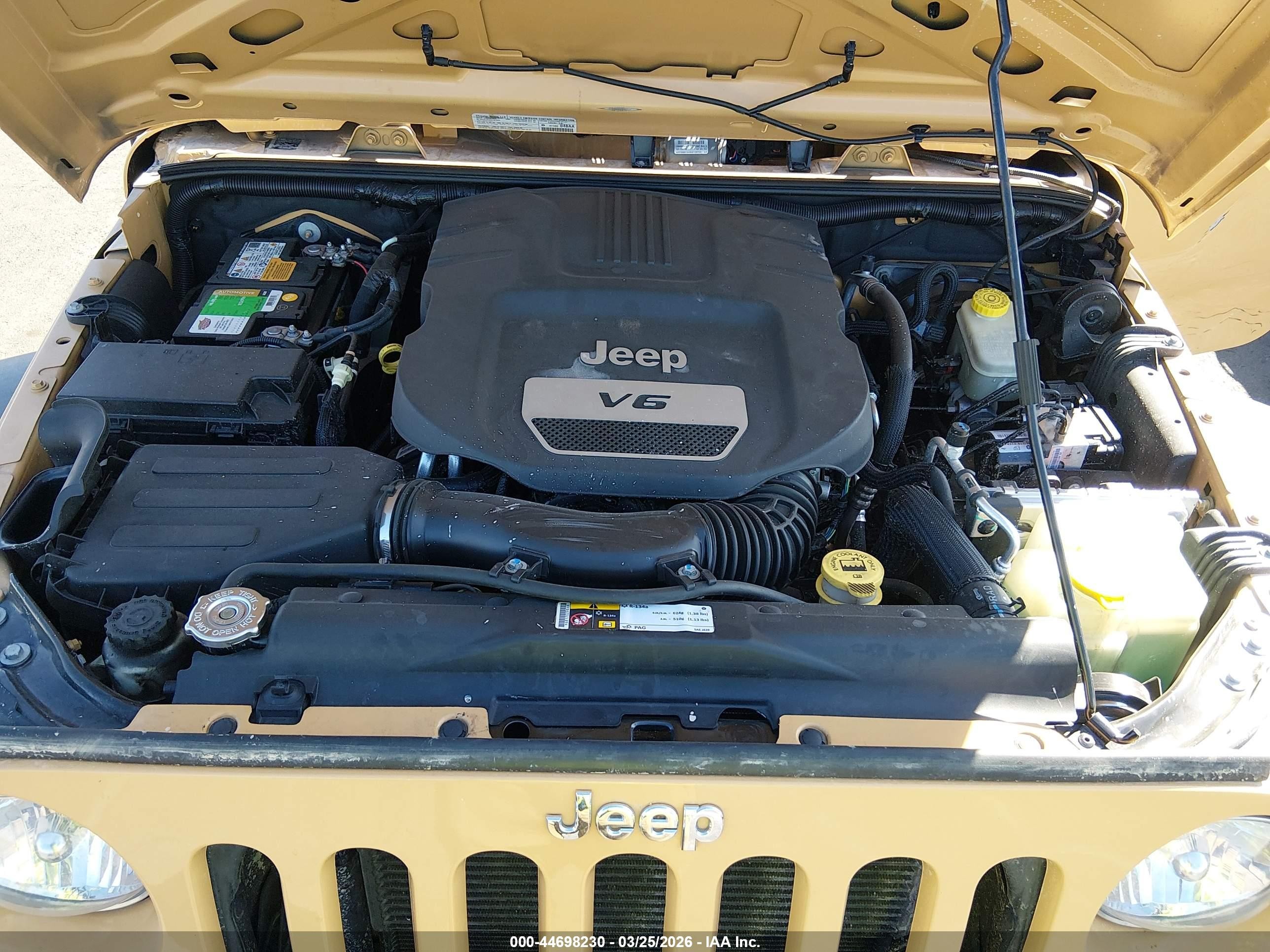 2014 Jeep Wrangler Unlimited Sport Yellow vin: 1C4BJWDG1EL236436