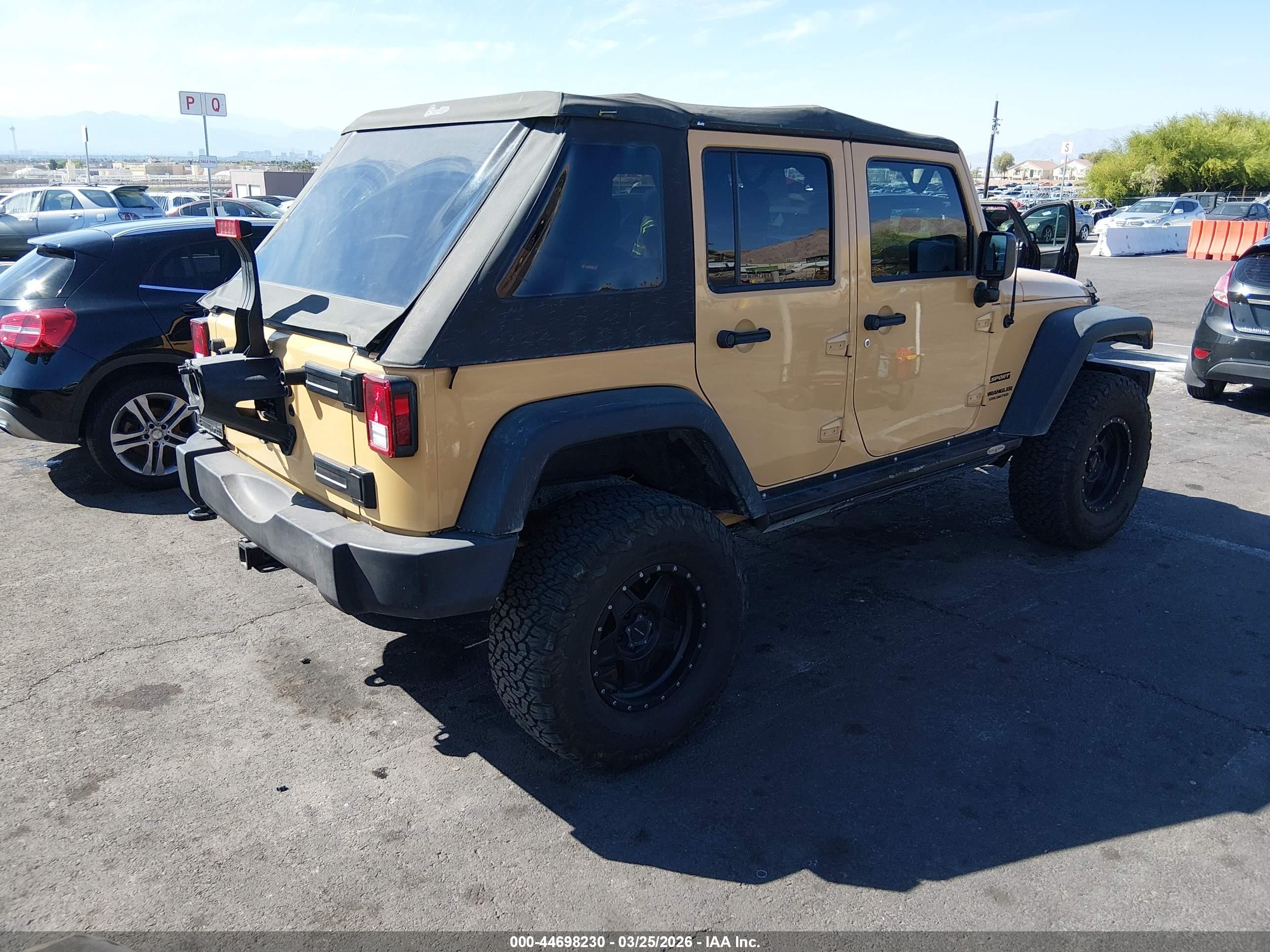 2014 Jeep Wrangler Unlimited Sport Yellow vin: 1C4BJWDG1EL236436