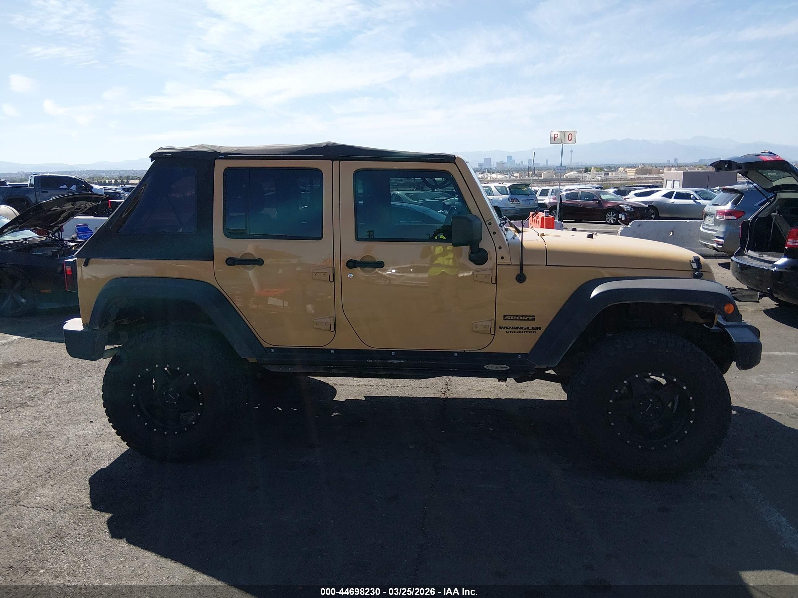2014 Jeep Wrangler Unlimited Sport Yellow vin: 1C4BJWDG1EL236436