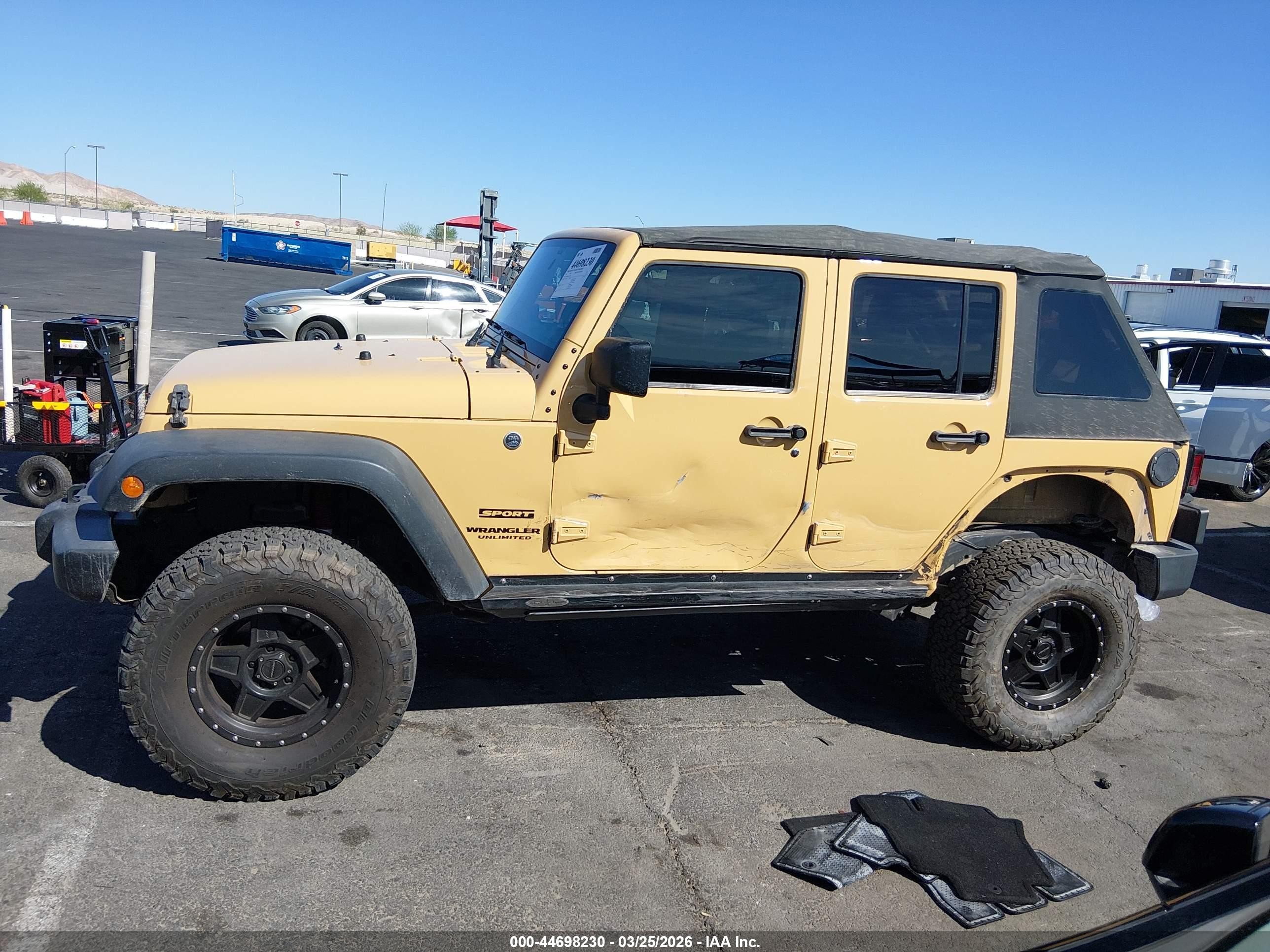 2014 Jeep Wrangler Unlimited Sport Yellow vin: 1C4BJWDG1EL236436