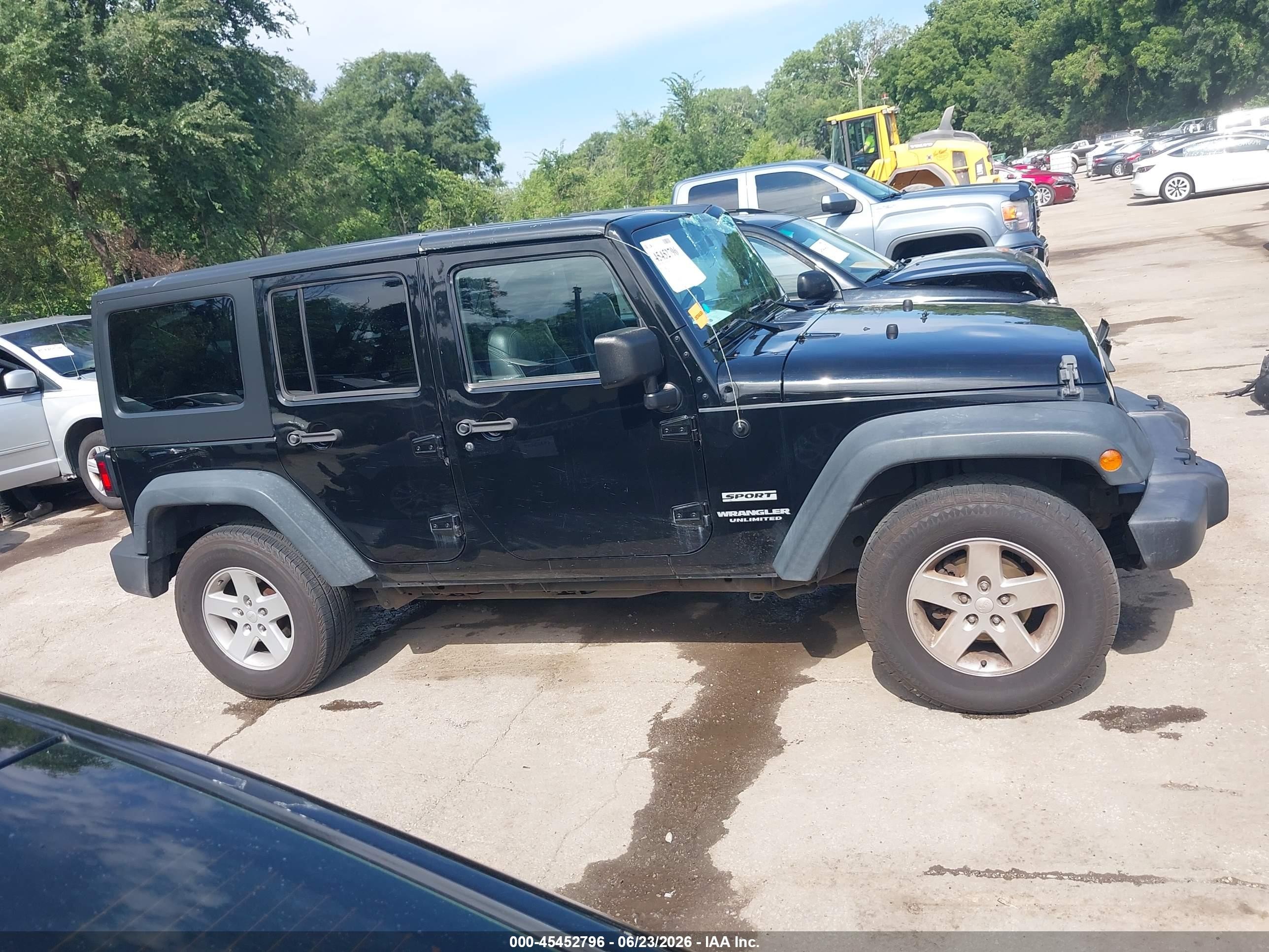 2014 Jeep Wrangler Unlimited Sport Black vin: 1C4BJWDG1EL250711